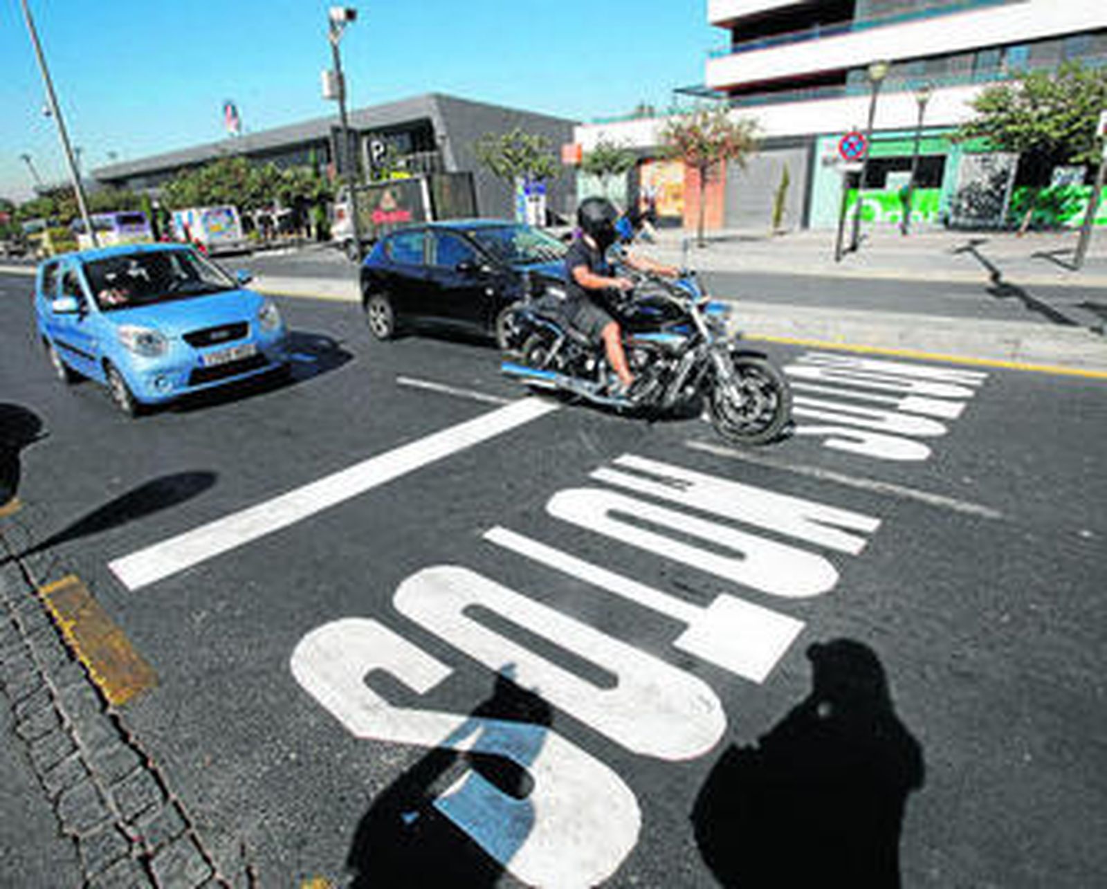 El cruce de Neptuno con la calle Arabial será uno de los que tengan una de las nuevas cámaras.