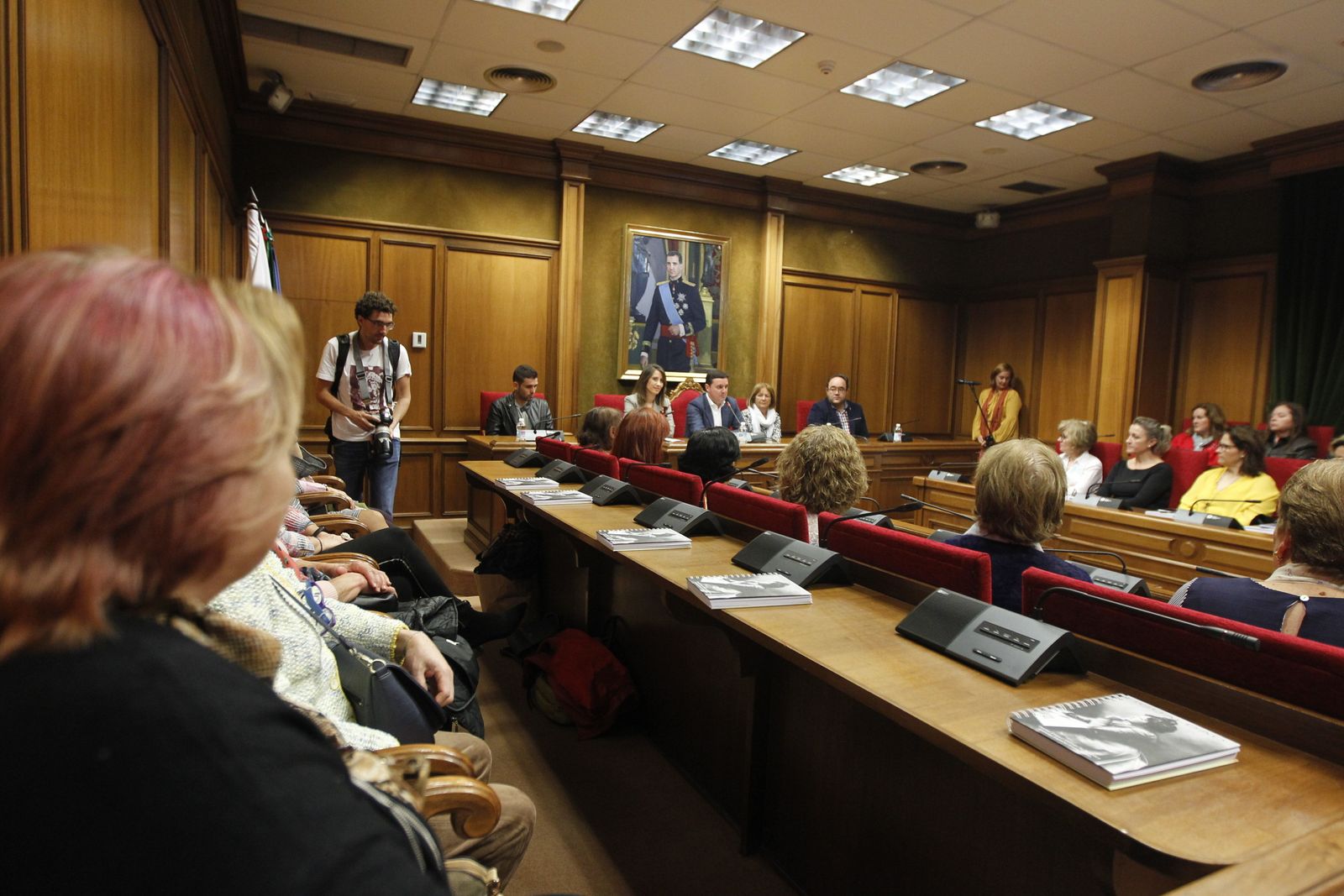 Fotogalería entrega acreditaciones Talleres Carmen de Burgos. Diputación de Almería