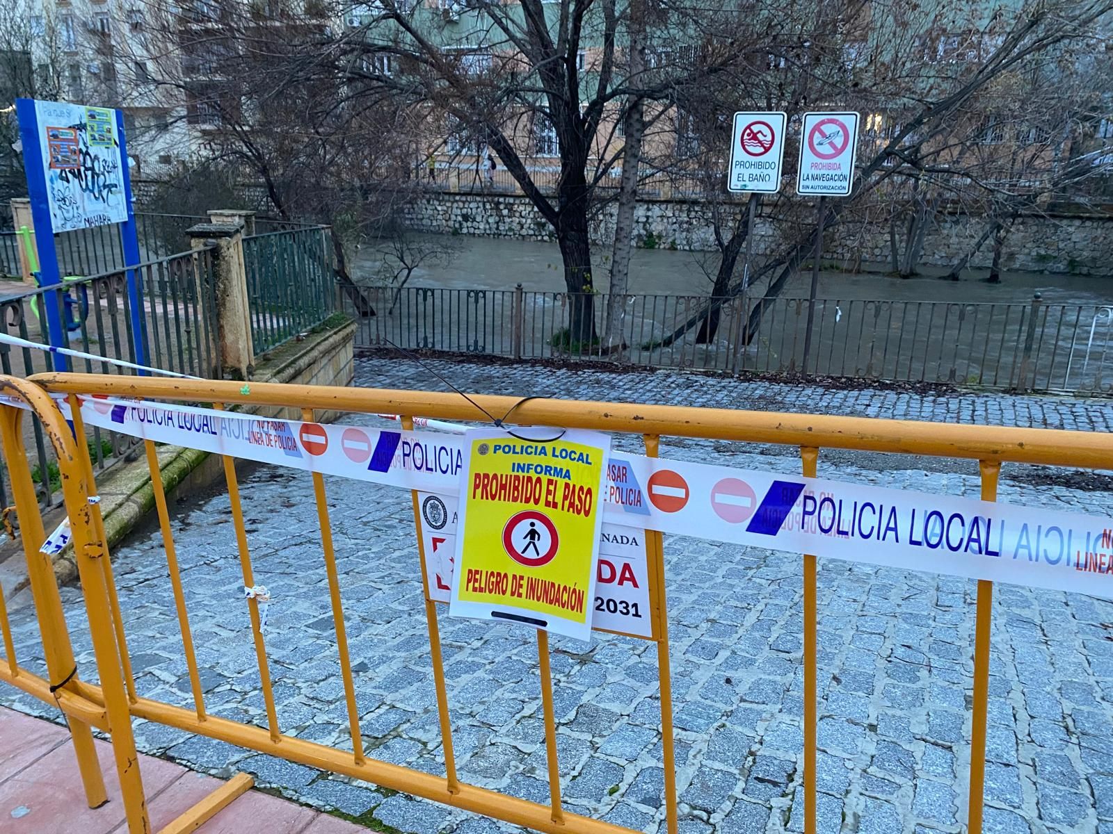 Las fotos de la previa de la borrasca Leonardo: nieve en Prado Negro y el río Genil en Granada, crecido