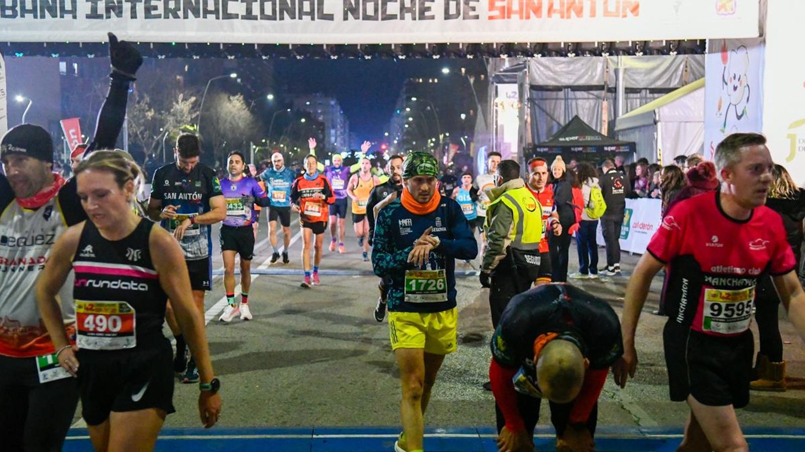 En imágenes: búscate en tu llegada a meta de la Carrera de San Antón 2025 (3)