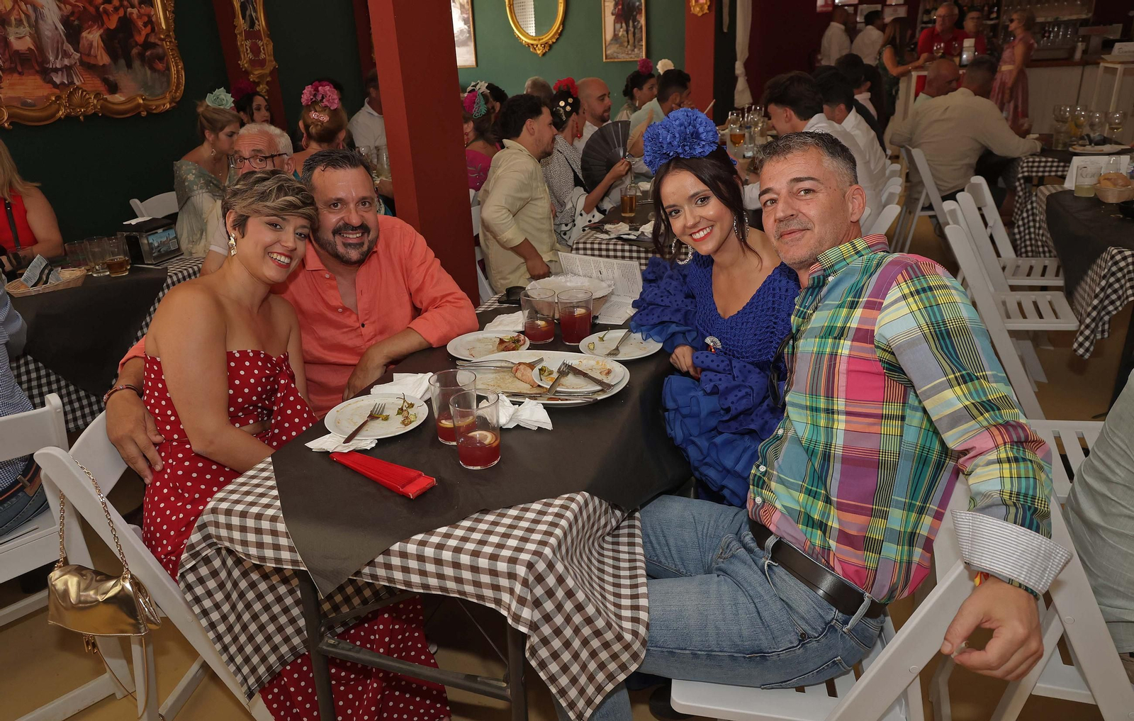 Búscate en las fotos del Domingo por Sevillanas de la Feria Real de Algeciras 2025