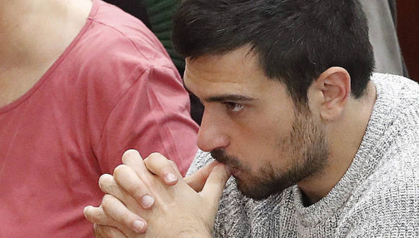 "Creo que no tener dinero para comprar una vivienda no exige responsabilidades políticas"