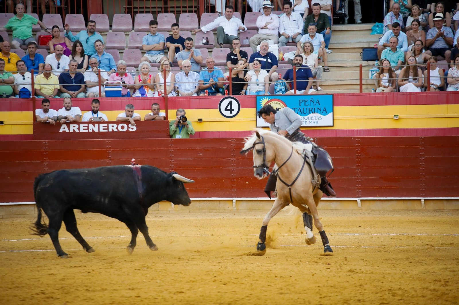 Imágenes de la corrida de toros en Roquetas de Mar