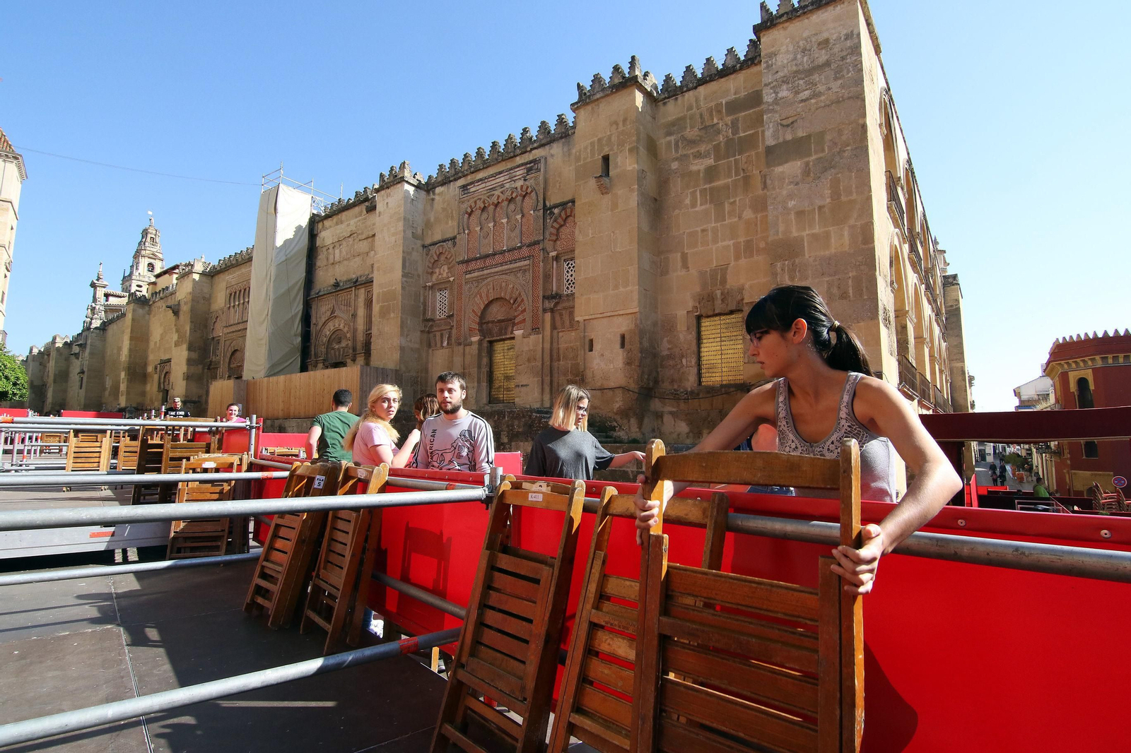 Detalle de palcos colocados en el entorno de la Mezquita-Catedral