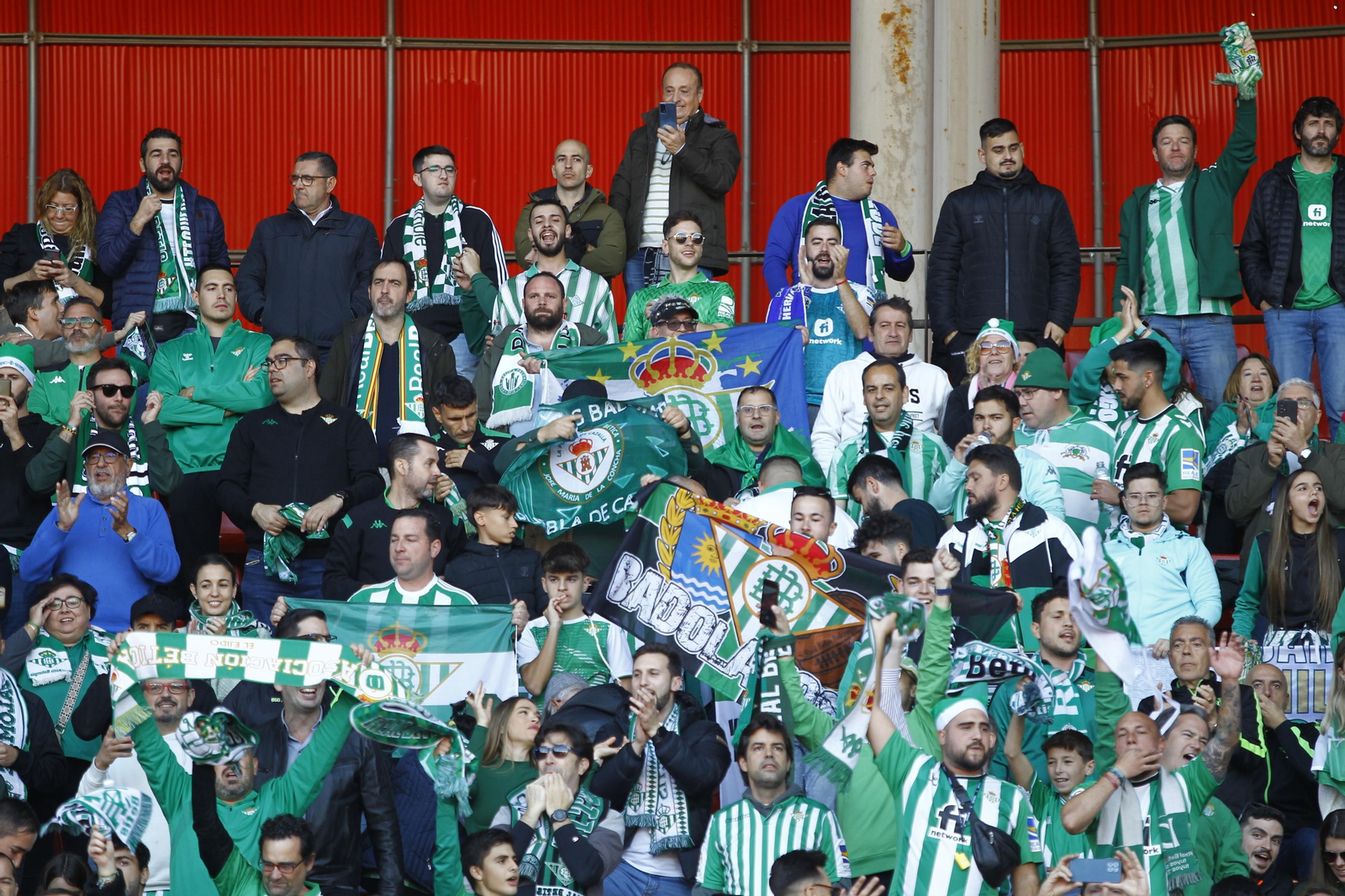 Imágenes del partido de fútbol U.D. Almería-Real Betis Balompié
