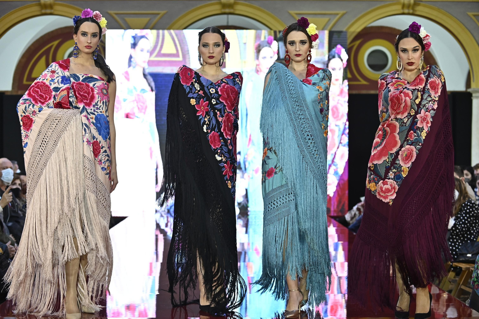 El desfile de Ángeles Espinar y Maite Cárdenas en Pasarela Huelva Flamenca 2022, todas las fotos