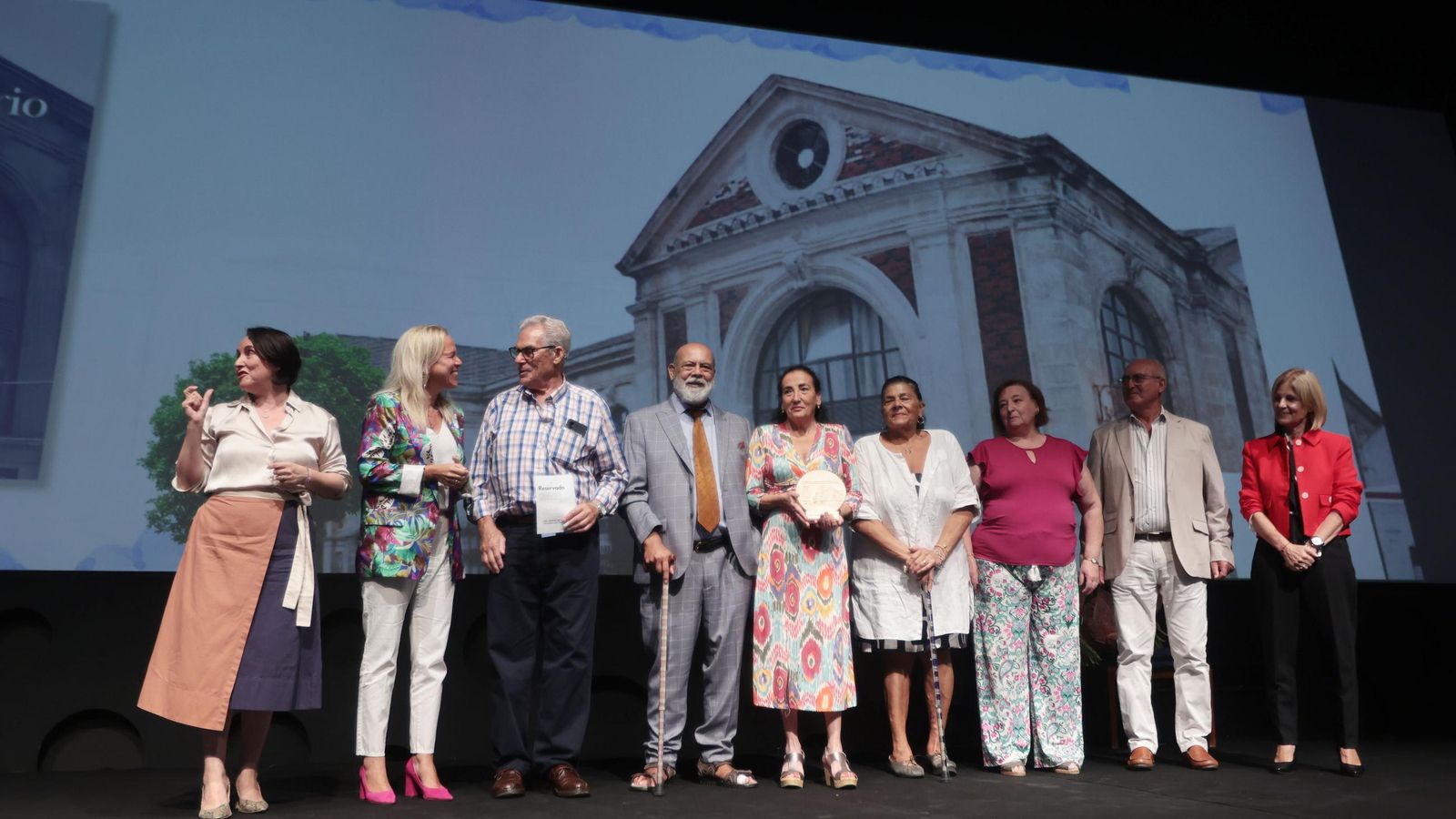 Los comerciantes del Mercado de Abastos también homnajeados en la Semana de las Personas Mayores 2025.