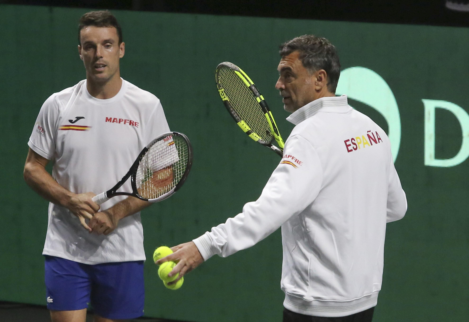 La metamorfosis del Carpena para la Copa Davis, con los jugadores sobre la pista ya