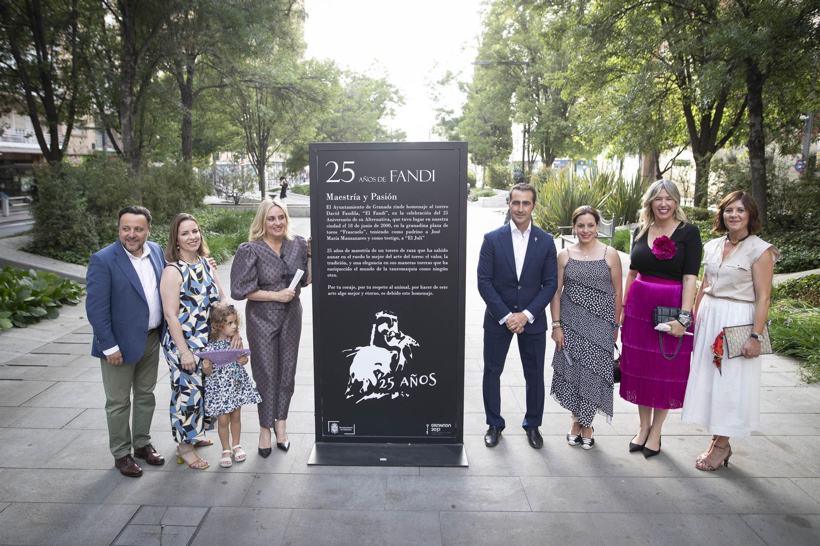 Las imágenes de la nueva exposición al aire libre que rinde homenaje a “El Fandi” en Granada