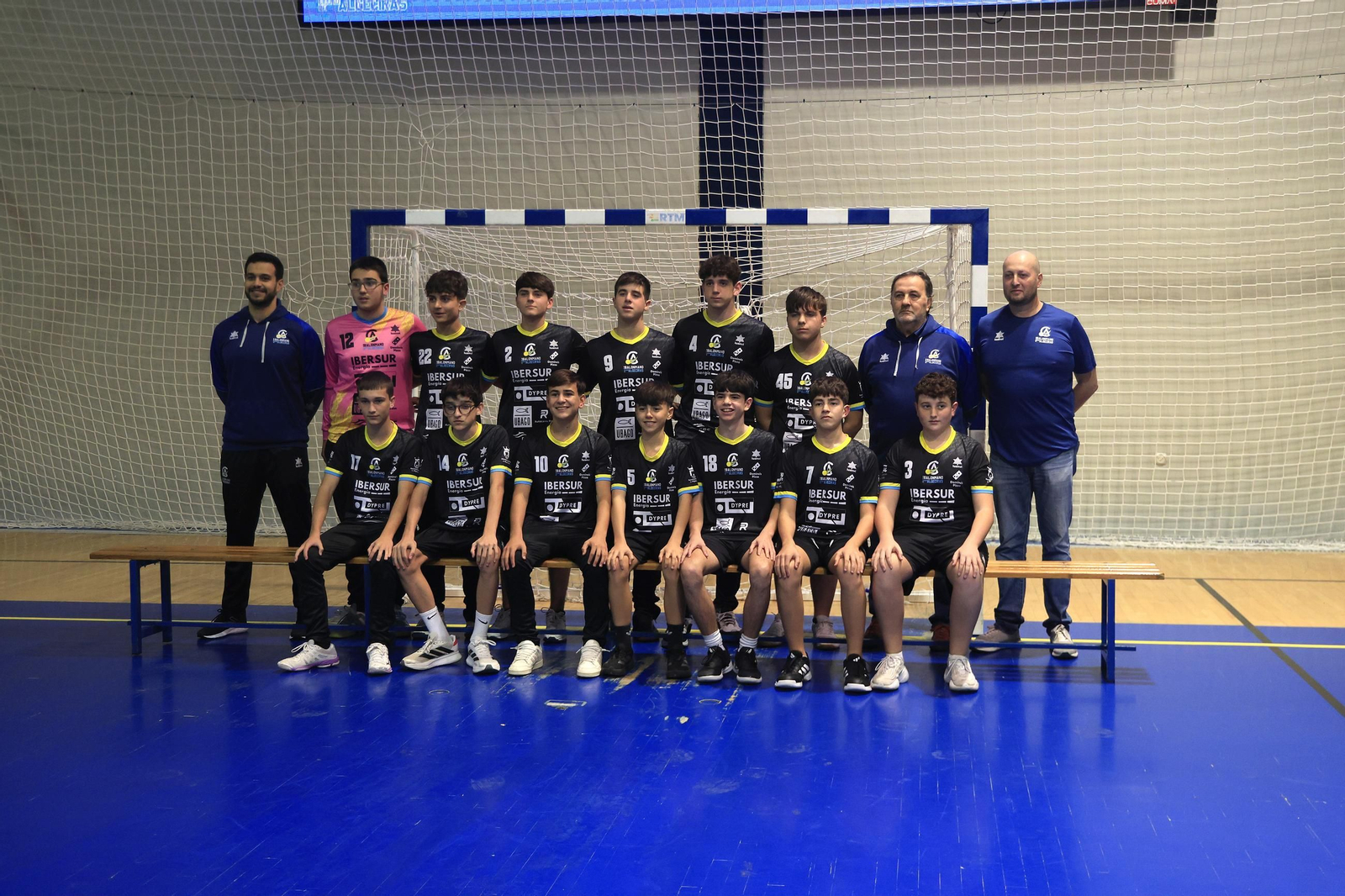 Las fotos de familia del Club Balonmano Ciudad de Algeciras 2025-26
