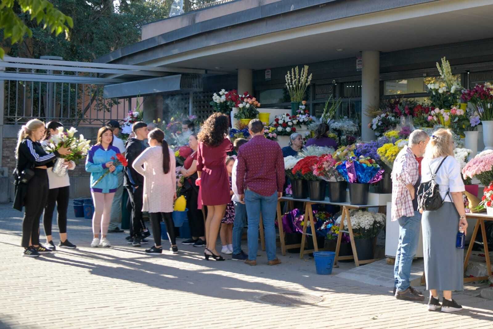 La jornada del Día de Todos los Santos en Granada, en imágenes