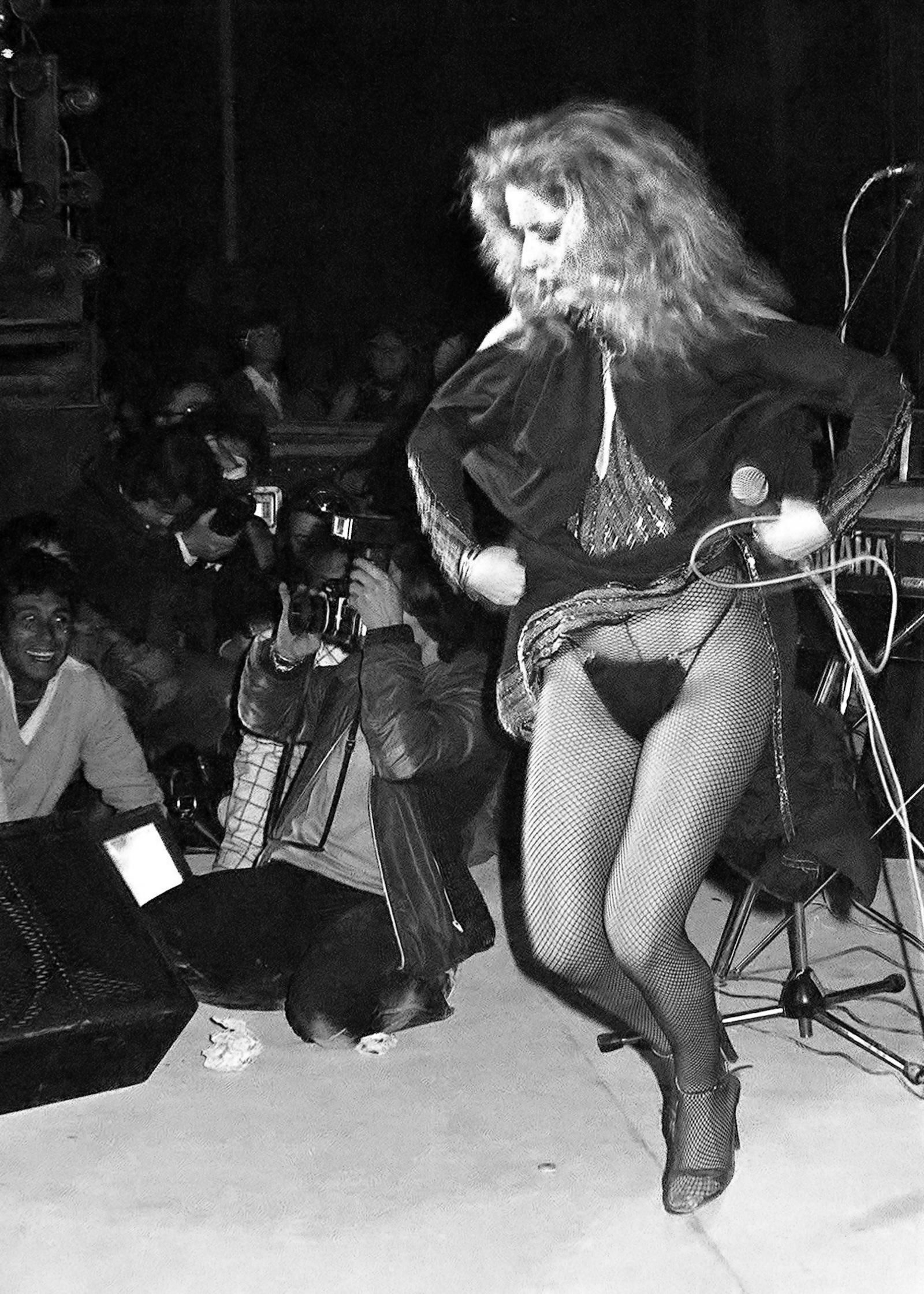 Una memorable imagen de María en una actuación en 1979 durante la campaña electoral del PSOE