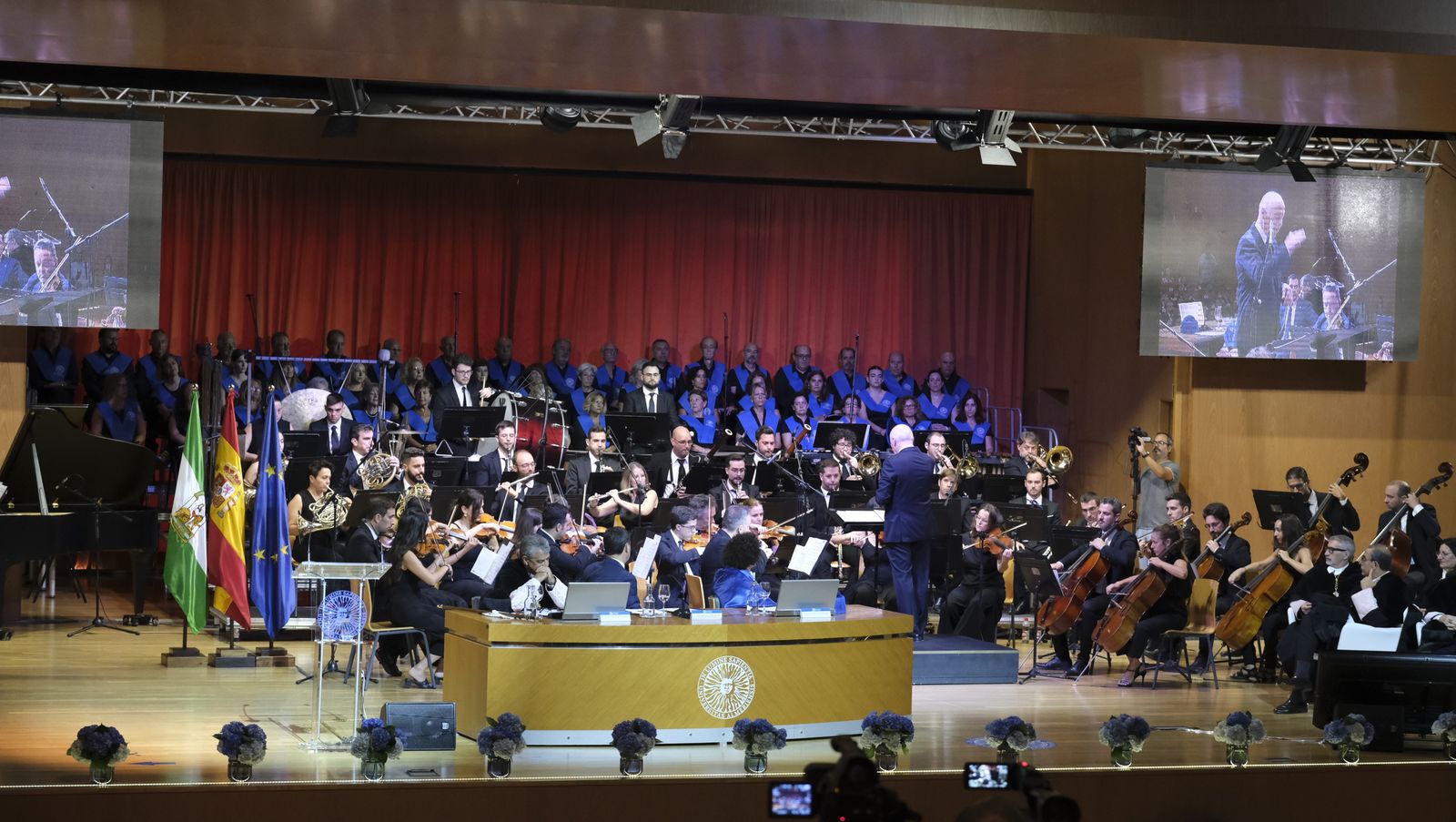 El Presidente de la Junta Juanma Moreno, inaugura el curso universitario andaluz en Almería
