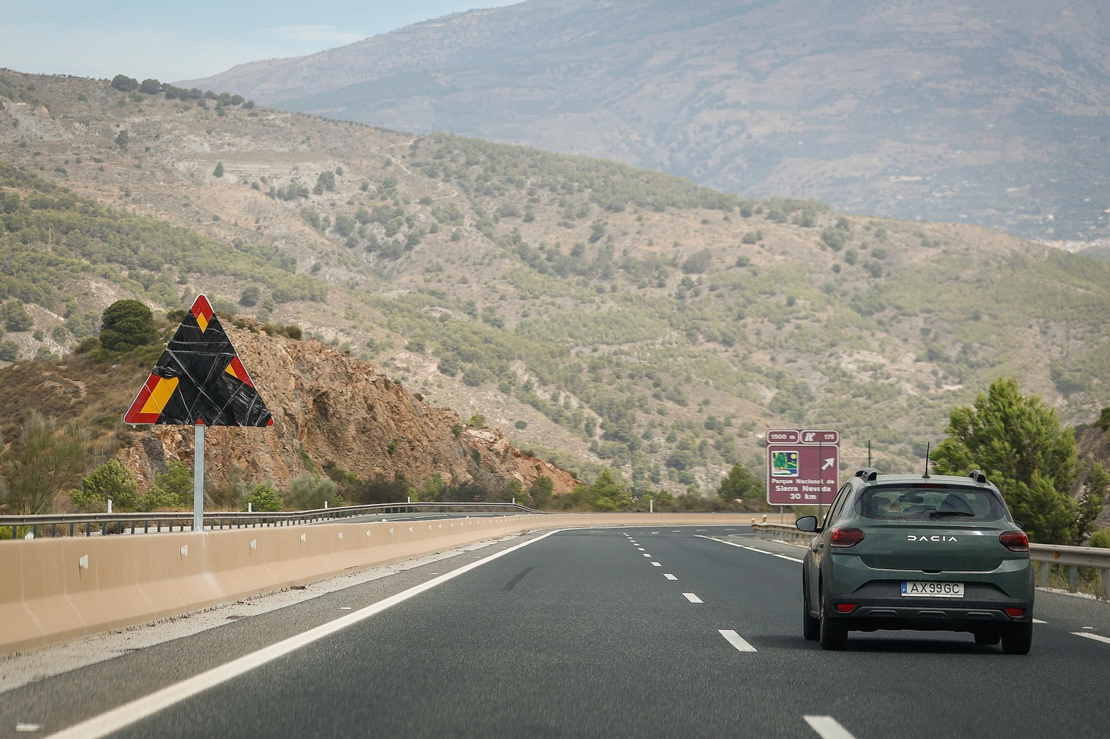 Fotos: así ha ido el primer día de cortes en la autovía A-44 de la Costa de Granada