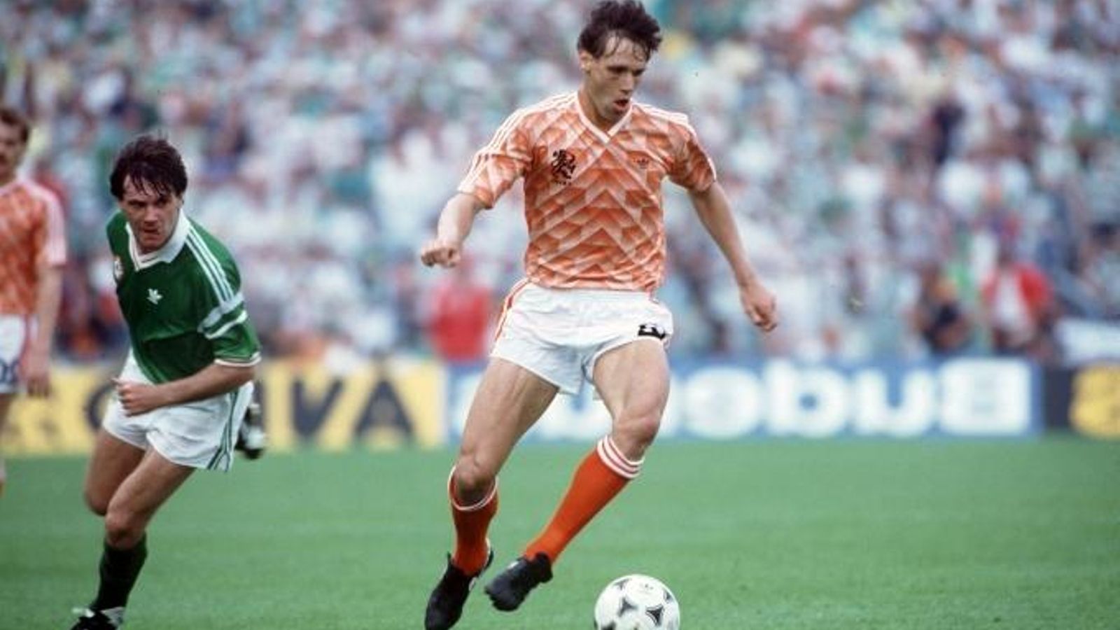 Van Basten tuvo una carrera plagada de éxitos y lesiones.