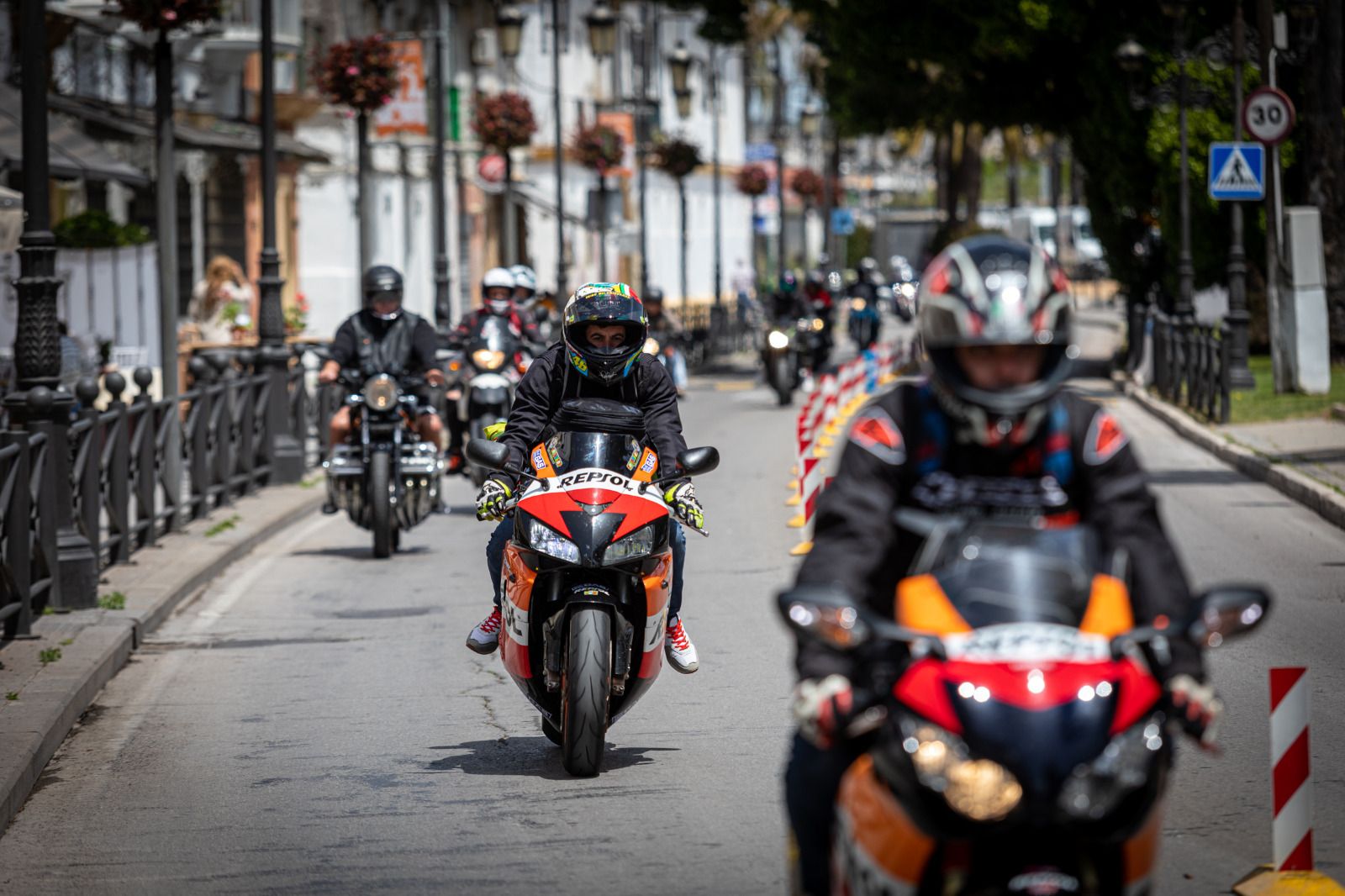 Motorada en El Puerto: Lleno en la Ribera del Marisco
