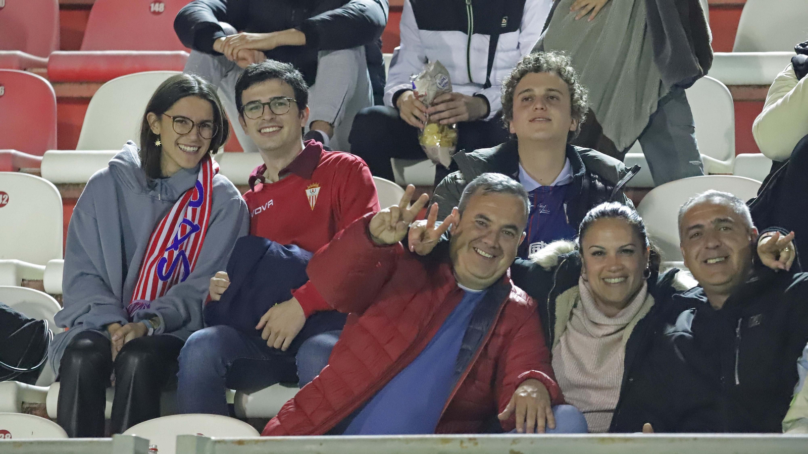 Fotos de la afición durante el Clásico en el Nuevo Mirador