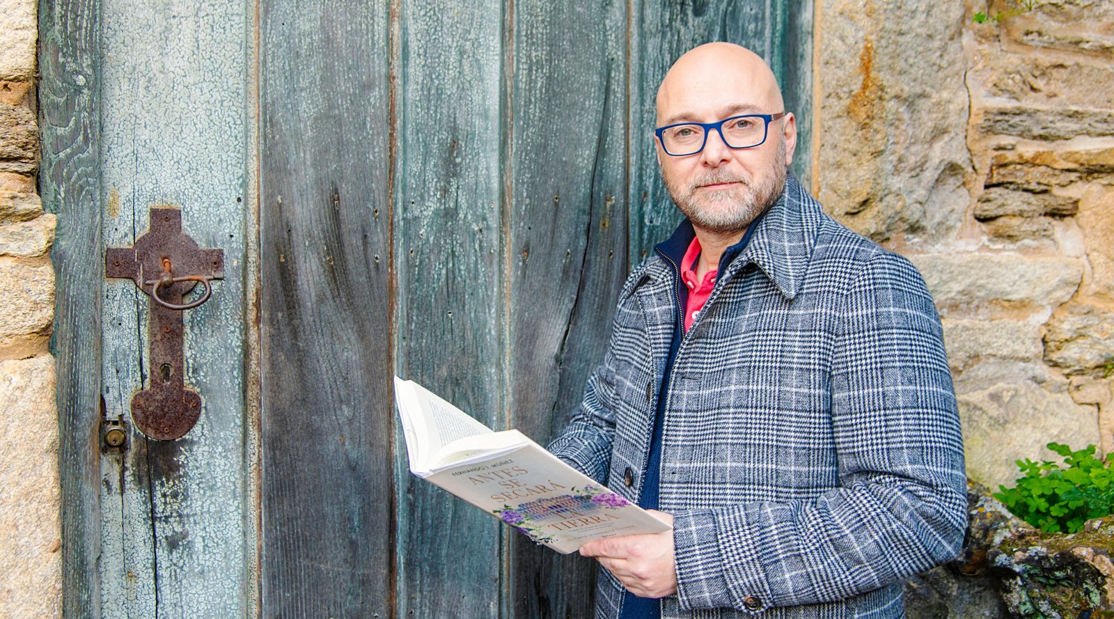 Fernando J. Núñez vuelve al ciclo ‘Diario de los libros’ con la obra ‘Antes se secará la tierra’.