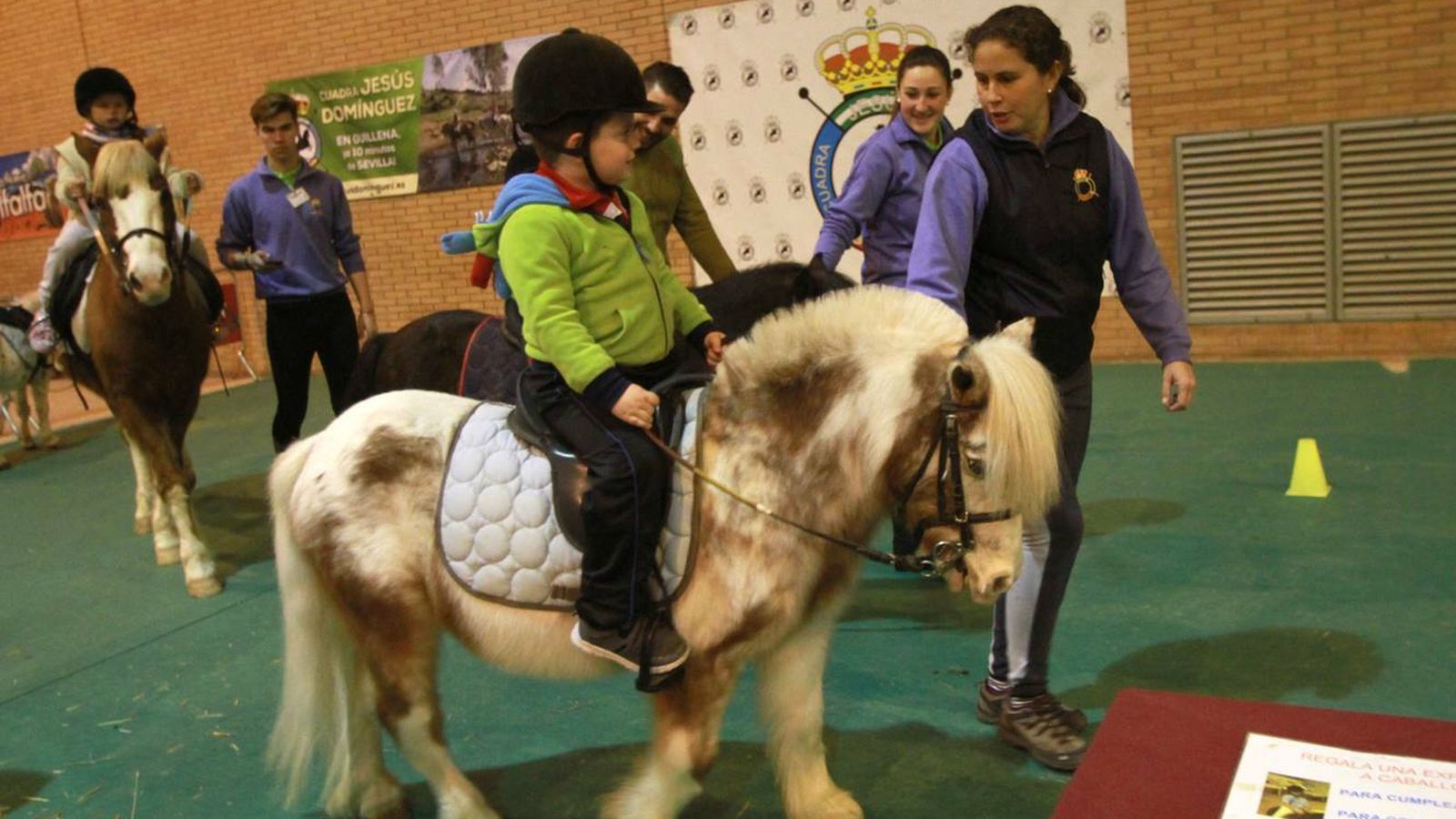 Los niños podrán participar en clases de iniciación a la equitación.