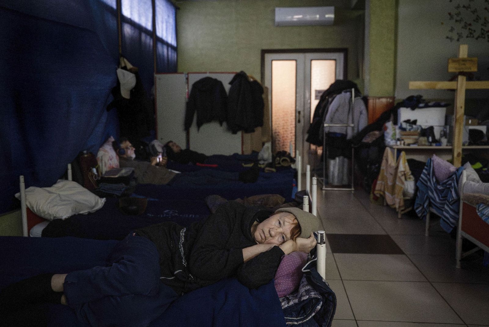 Ucranianos evacuados del frente en un centro de acogida de Kramatorsk.