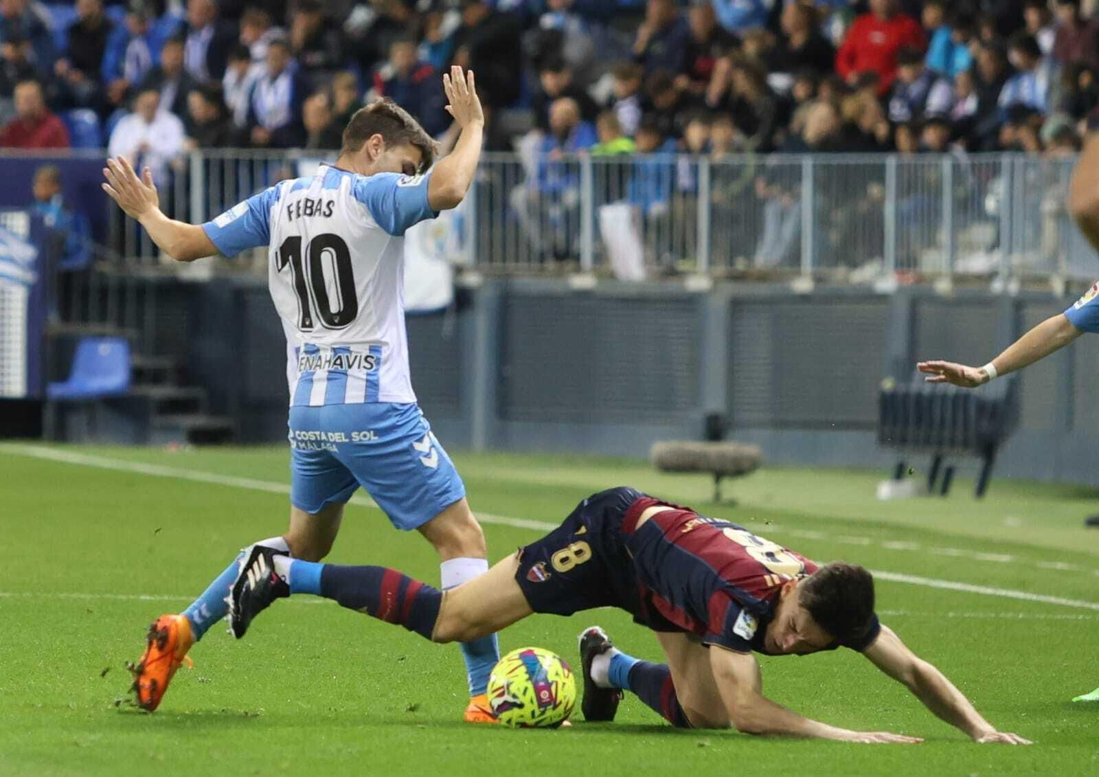 El Málaga-Levante, en fotos