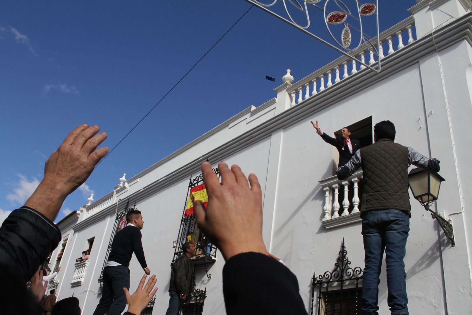Imágenes de las tiradas en honor a San Antonio Abad en Trigueros