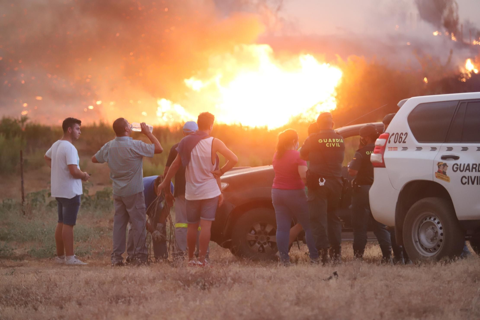 Imágenes del incendio en Almonaster La Real