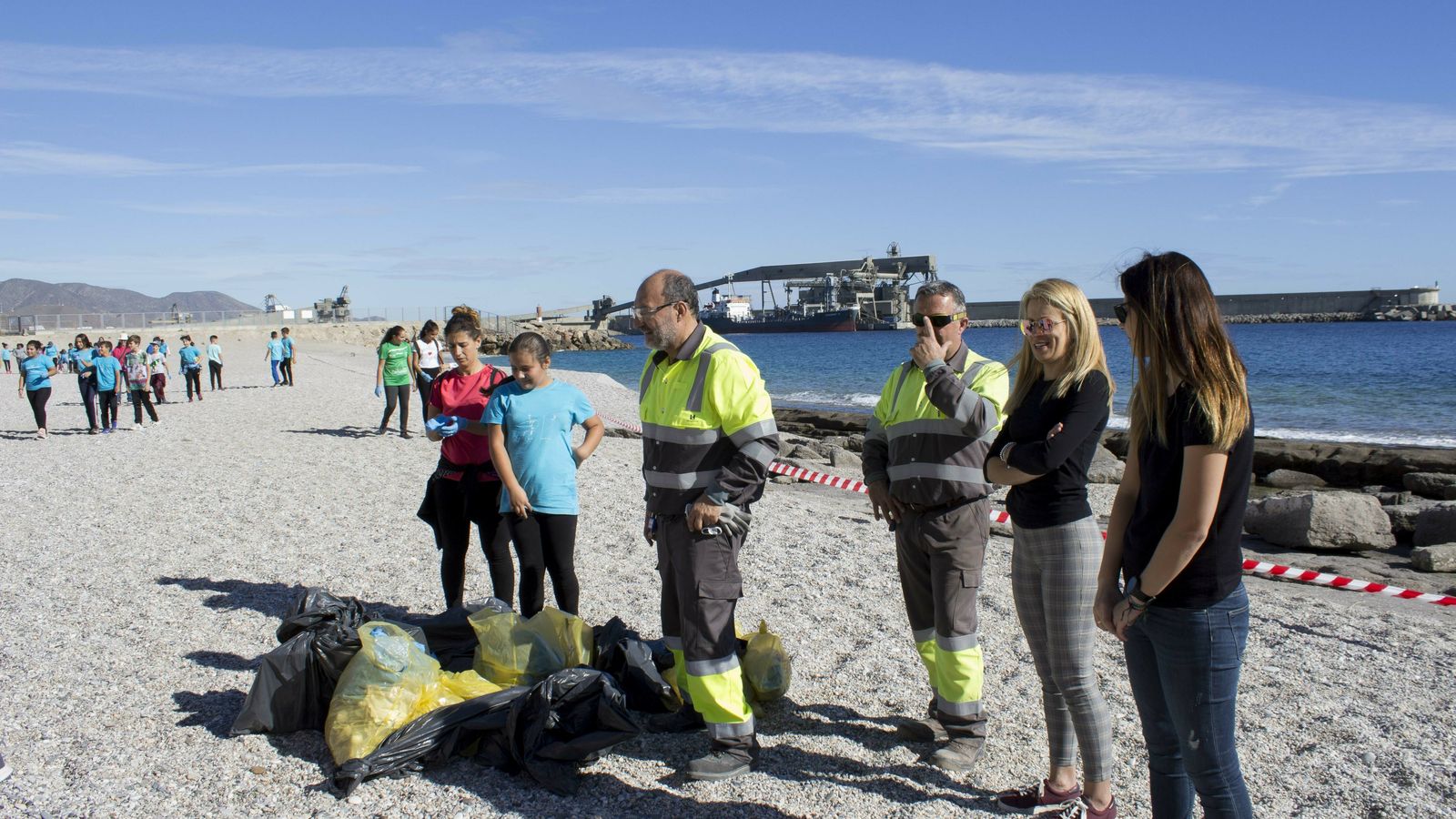 Algunos de los residuos recogidos en las playas.