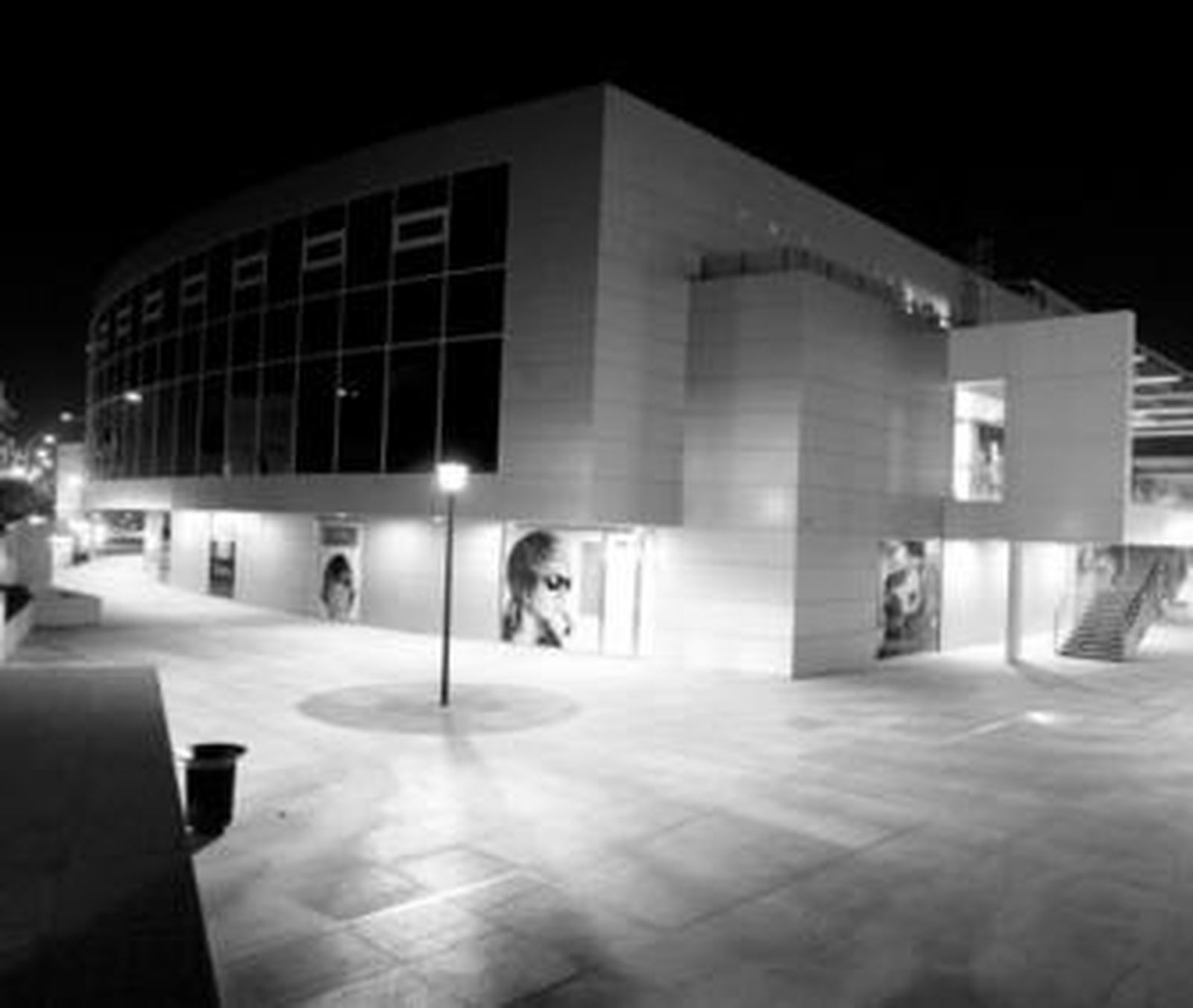 La esquina de la Plaza de Andalucía donde se ubicará la macrodiscoteca.