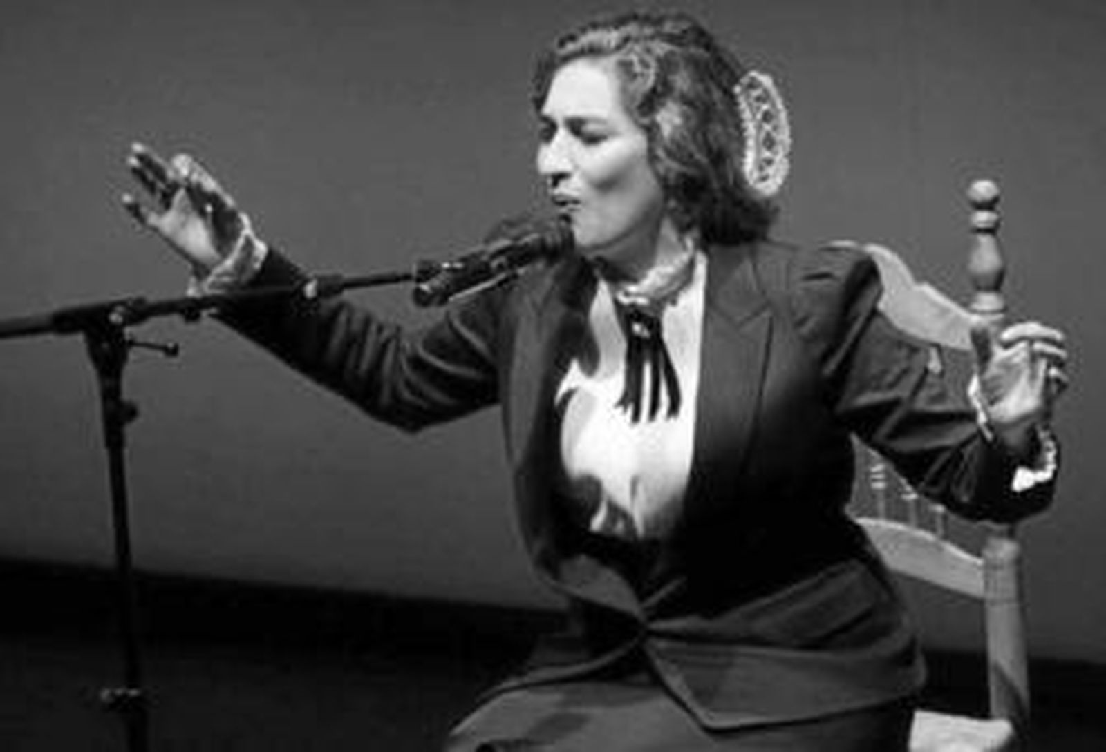 La cantaora granadina Estrella Morente ofrece su particular homenaje a las músicas brasileñas.