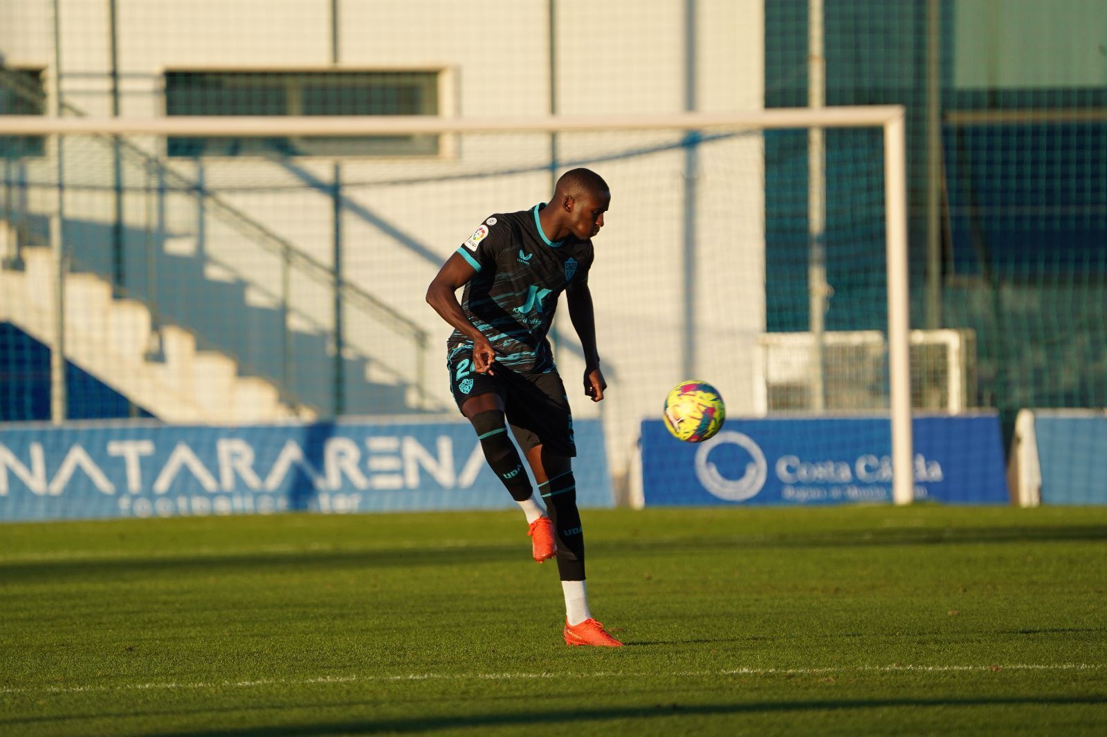Las fotos del primer encuentro de la historia del Almería ante un rival italiano