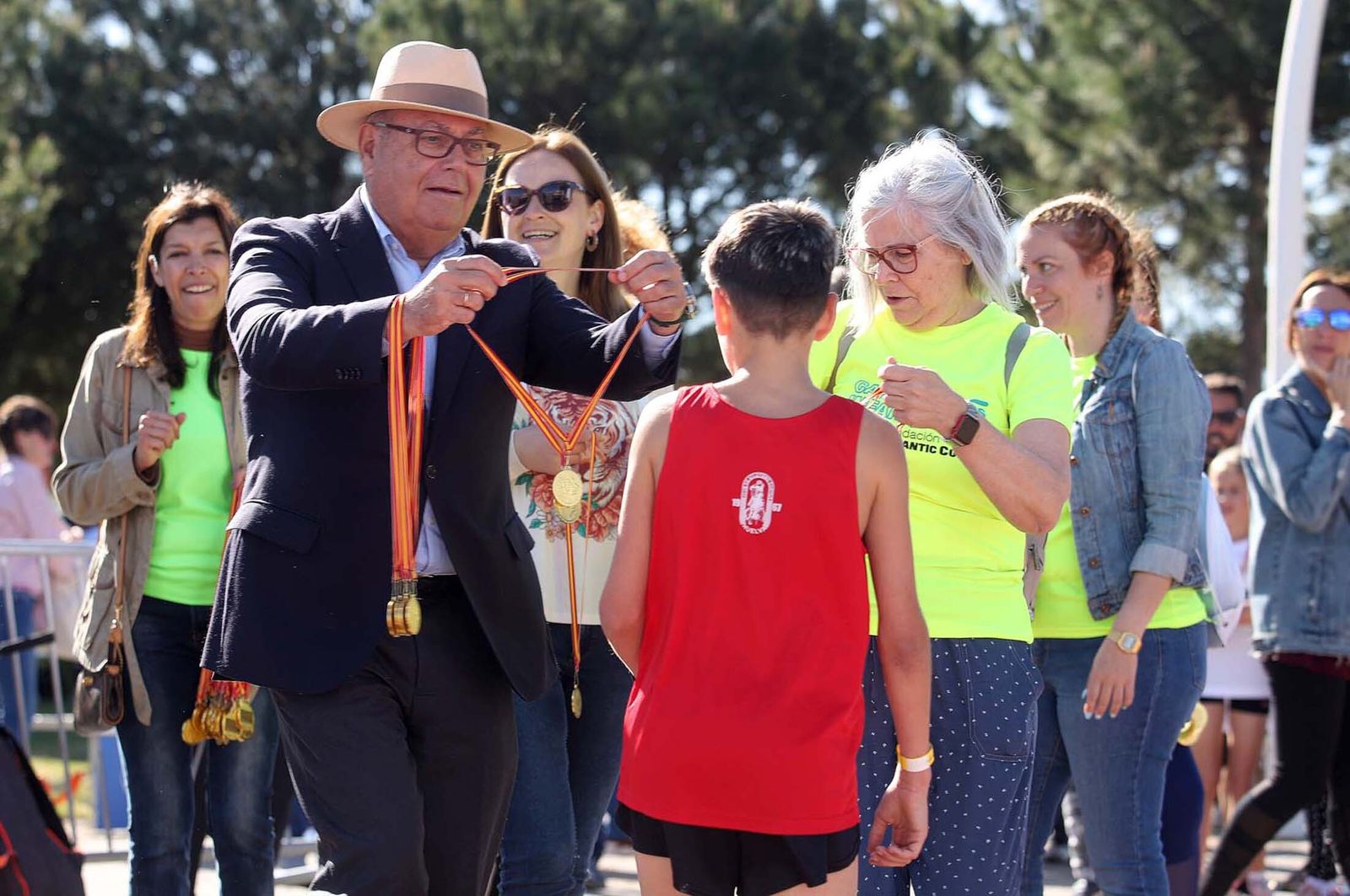 Imágenes de la carrera infantil previa a la "10K Puerta del Descubrimiento"