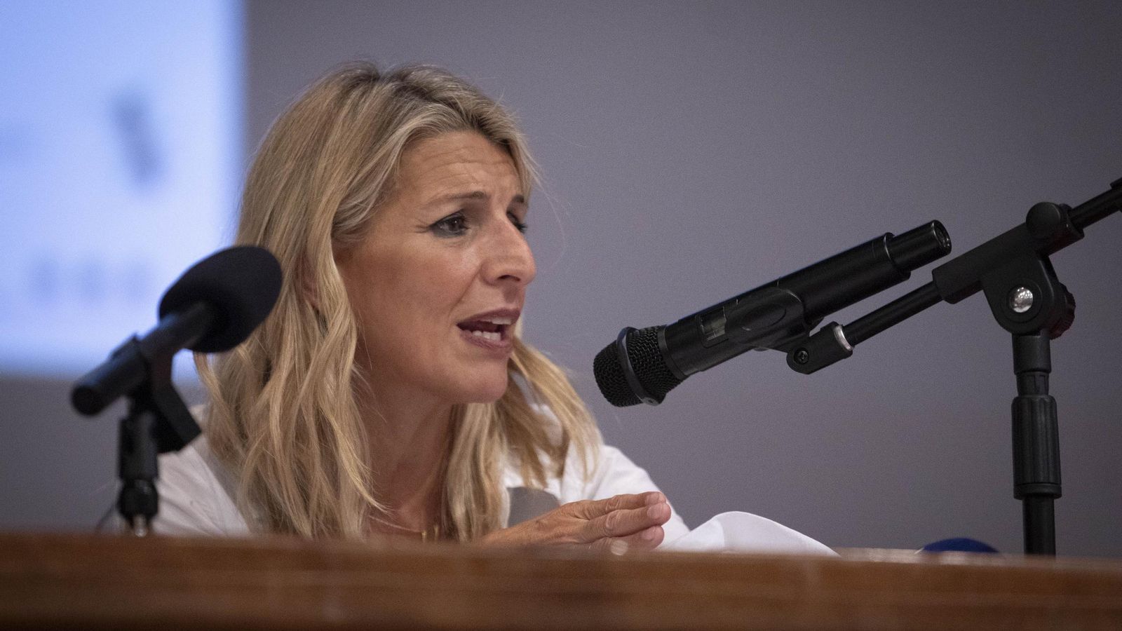 La vicepresidenta del Gobierno, Yolanda Diaz, en la Facultad de Filosofia y Letras de la Universidad de Granada