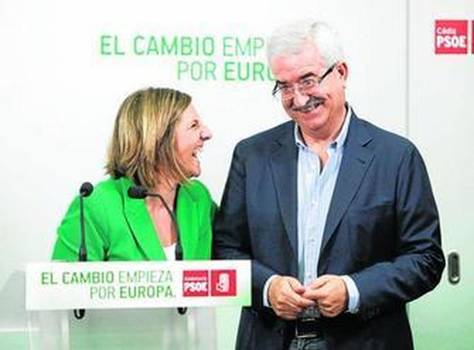 Irene García y Manuel Jiménez Barrios, poco antes de comenzar la rueda de prensa.