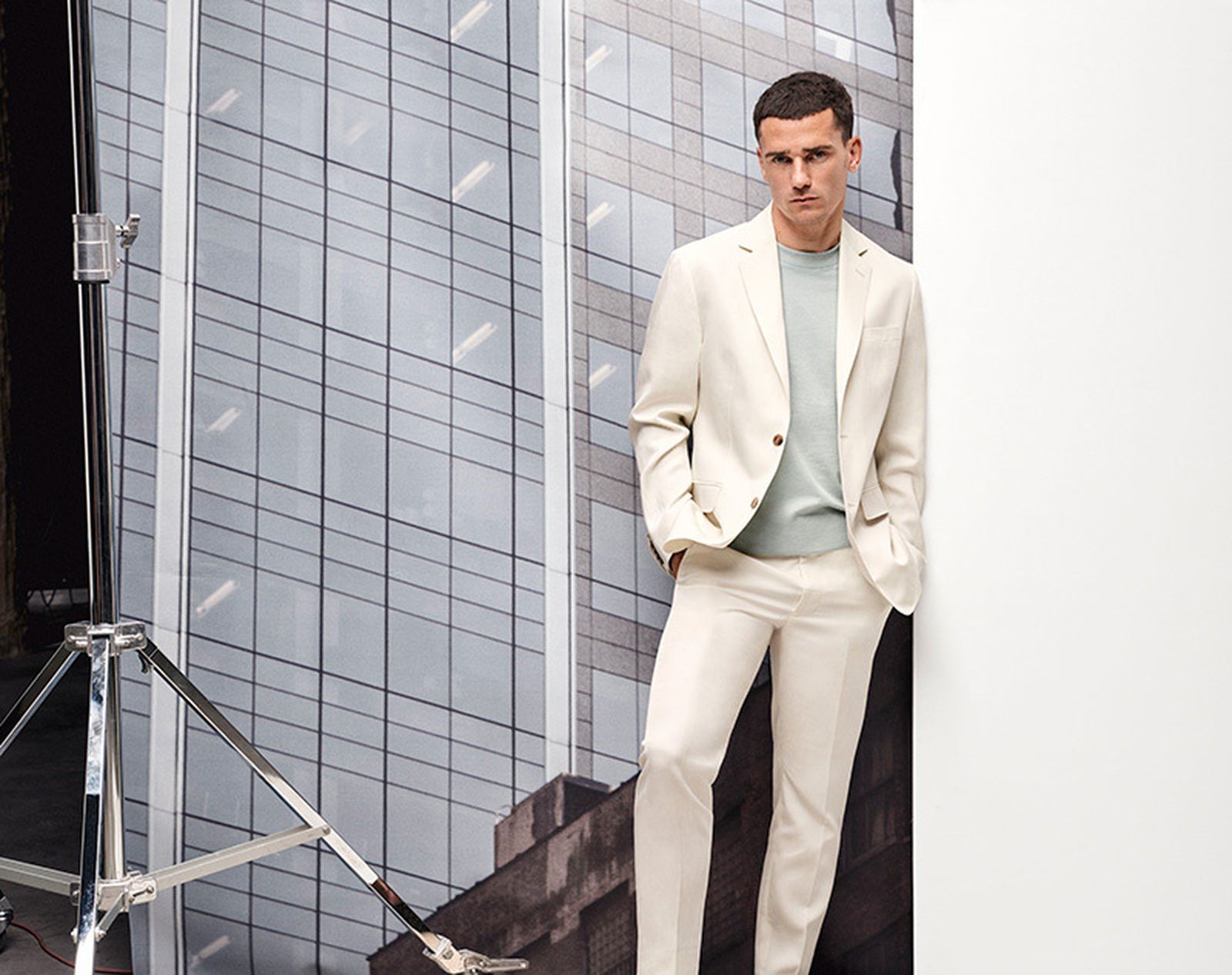 Antoine Griezmann regresa como imagen de la nueva campaña de Mango