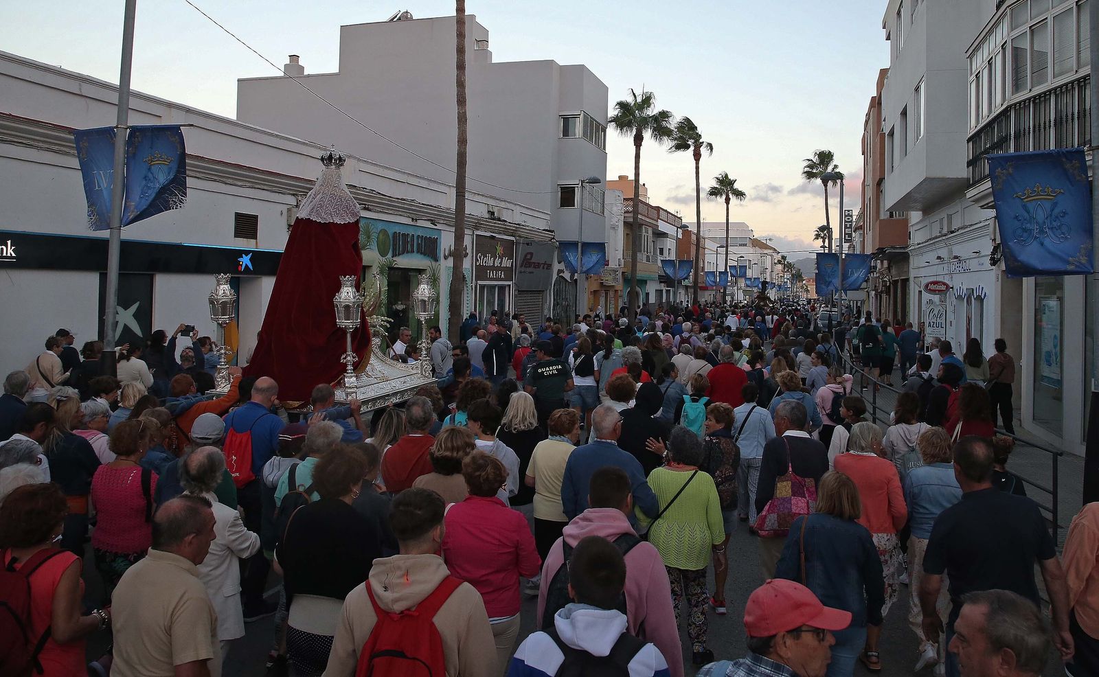 El regreso a su templo de la Virgen de la Luz de Tarifa, en imágenes