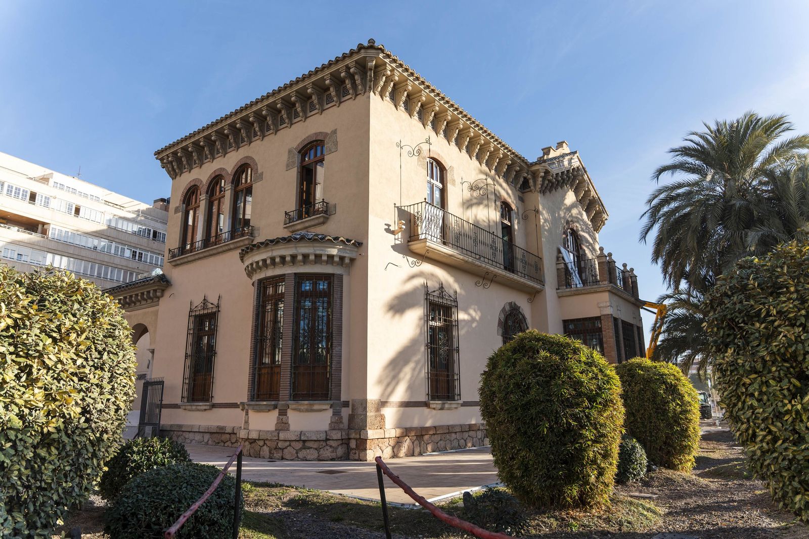 Fotogalería de las obras del Preventorio: el jardín vertical, protagonista de la rehabilitación