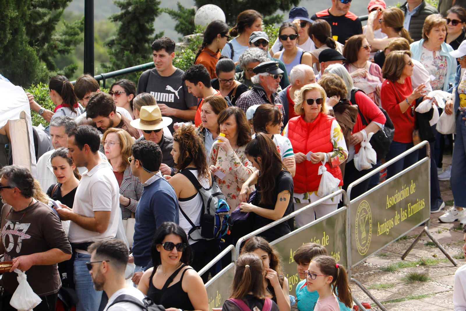 Las mejores imágenes de las tradicionales Habas en las Ermitas de Córdoba