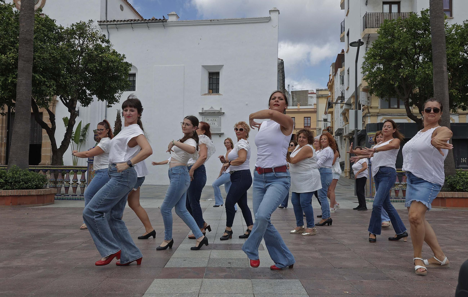 Fotos del flashmob flamenco en la Plaza Alta de Algeciras