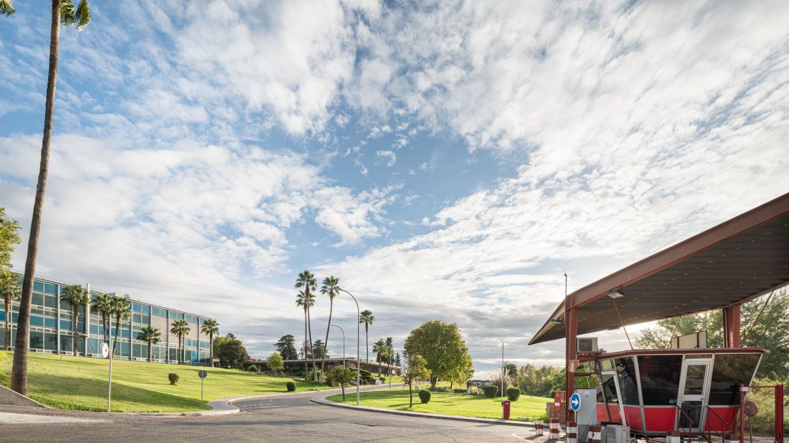 Fábrica de Cervezas El Águila, actualmente Alhambra.