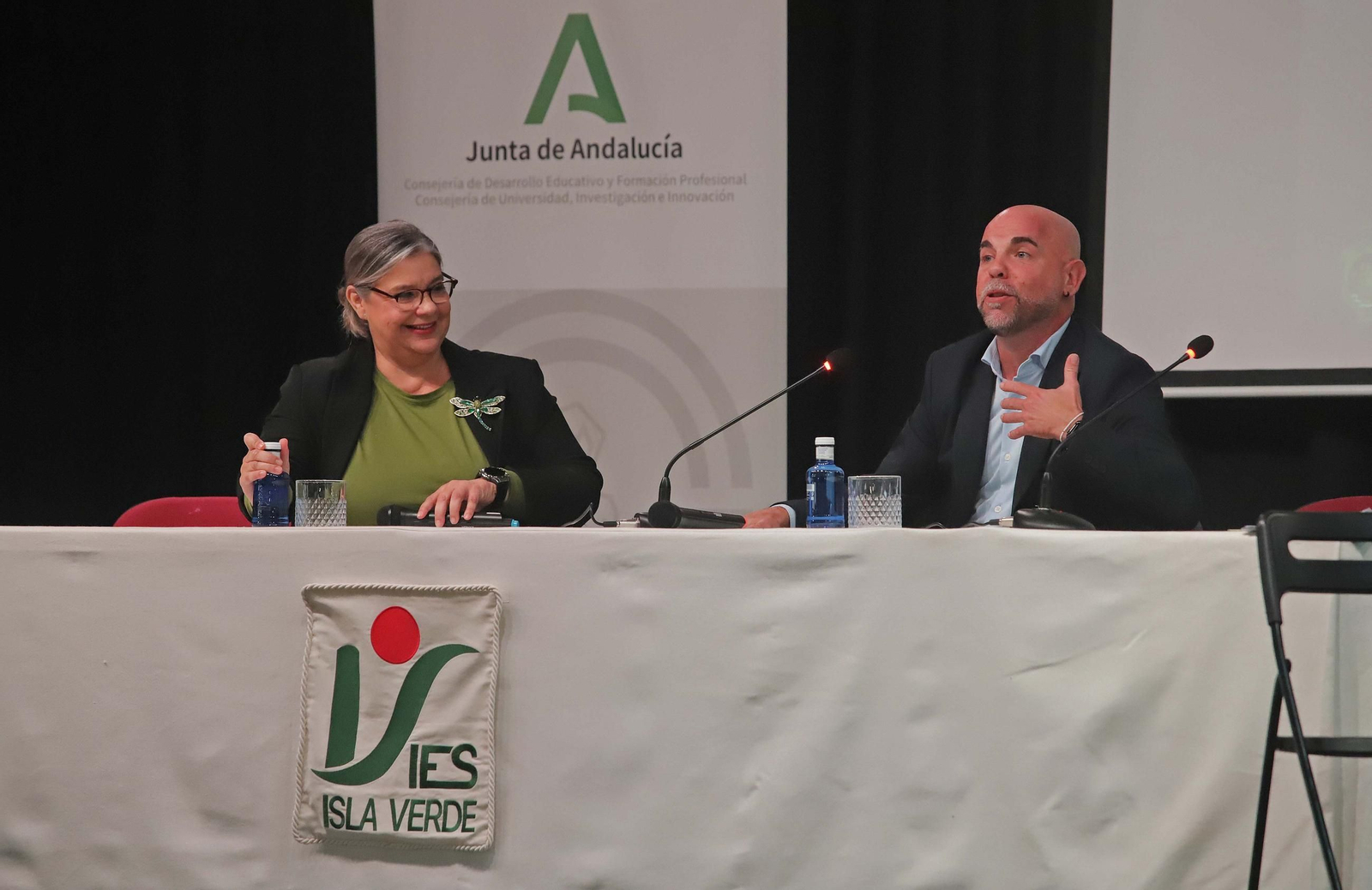 Fotos de la jornada contra la violencia de género en el IES Isla Verde de Algeciras
