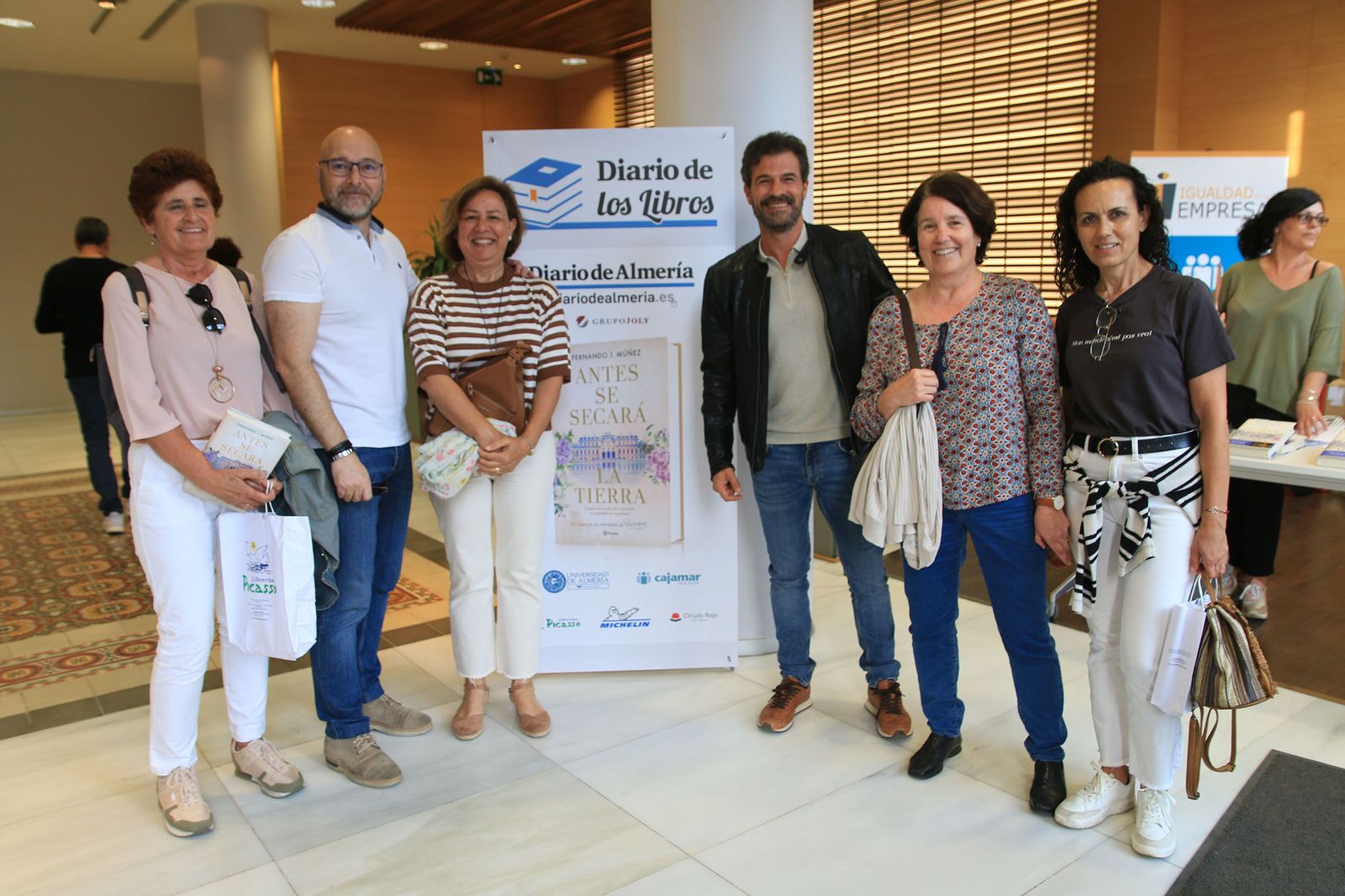 Diario de los Libros, con Fernando J. Múñez y su novela 'Antes se secará al tierra'