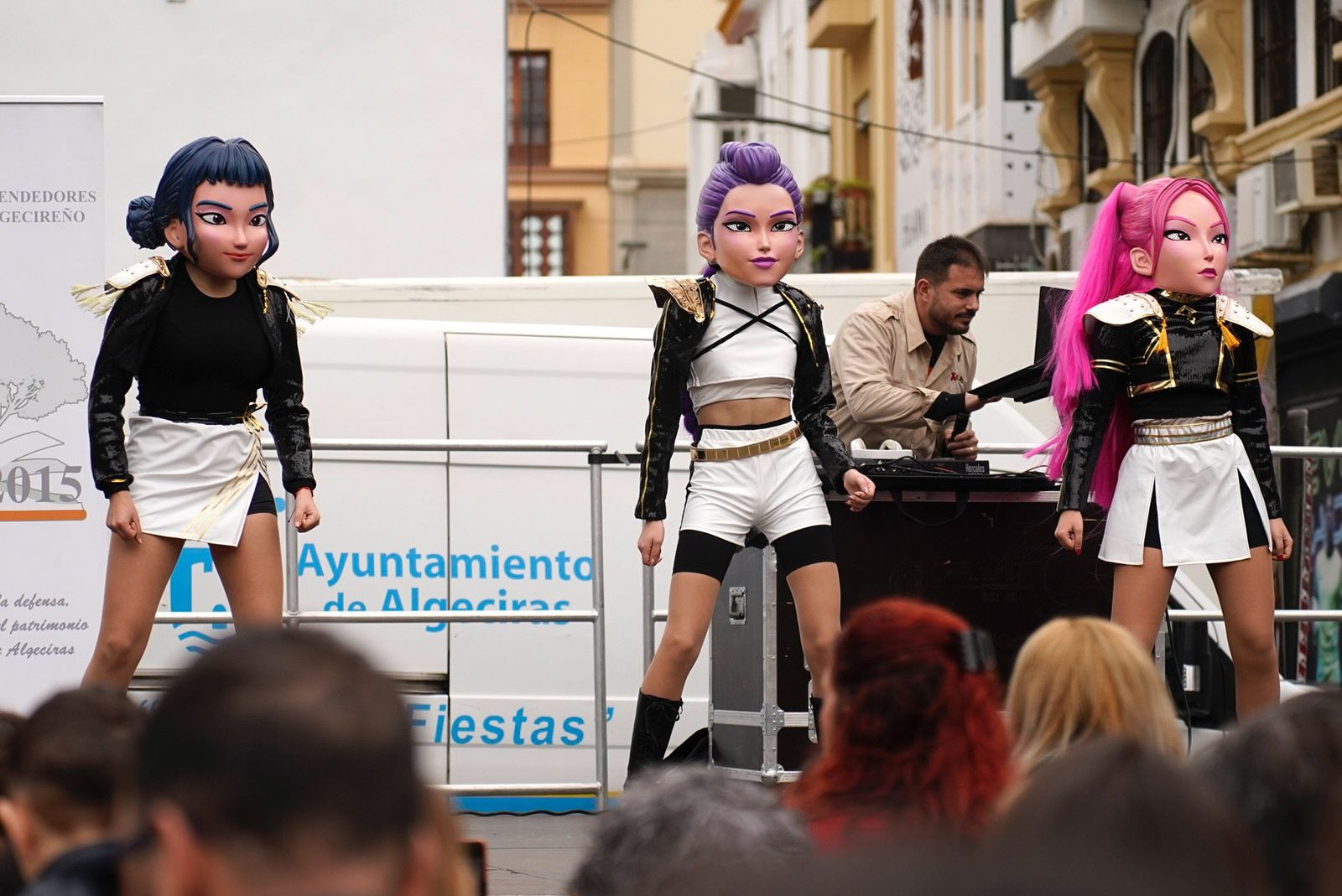 Fotos de las campanadas infantiles en la Plaza Alta de Algeciras