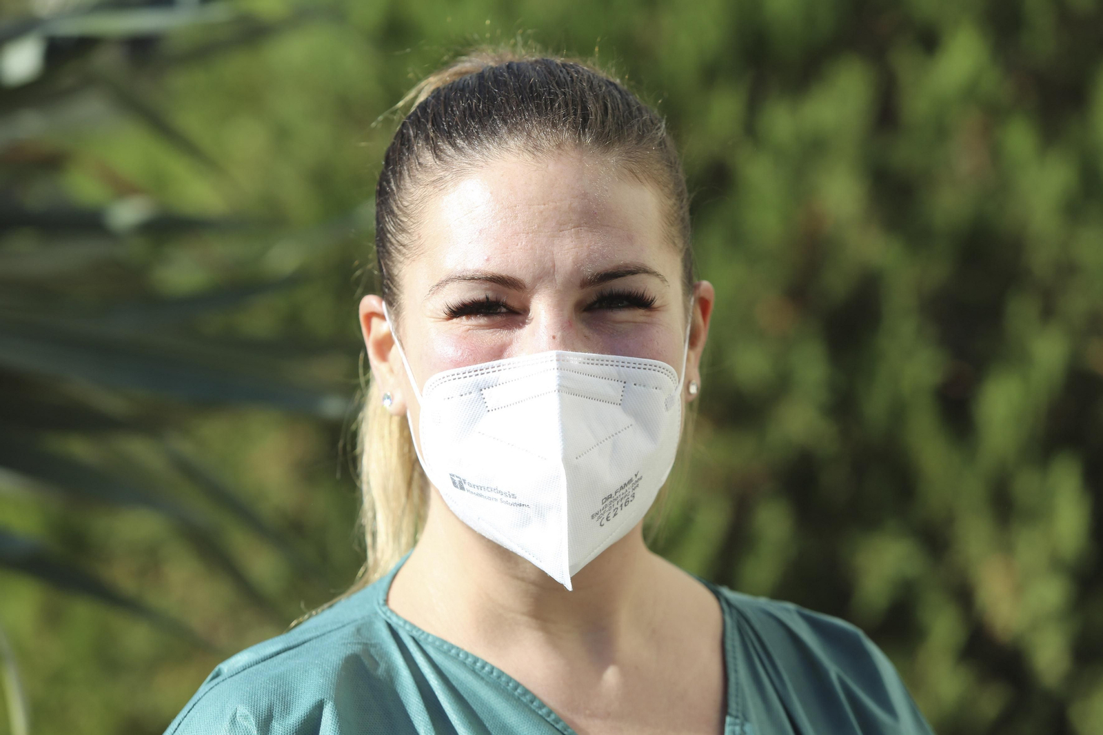 Los sanitarios de Málaga despiden 'el año del coronavirus' y le piden salud a 2021