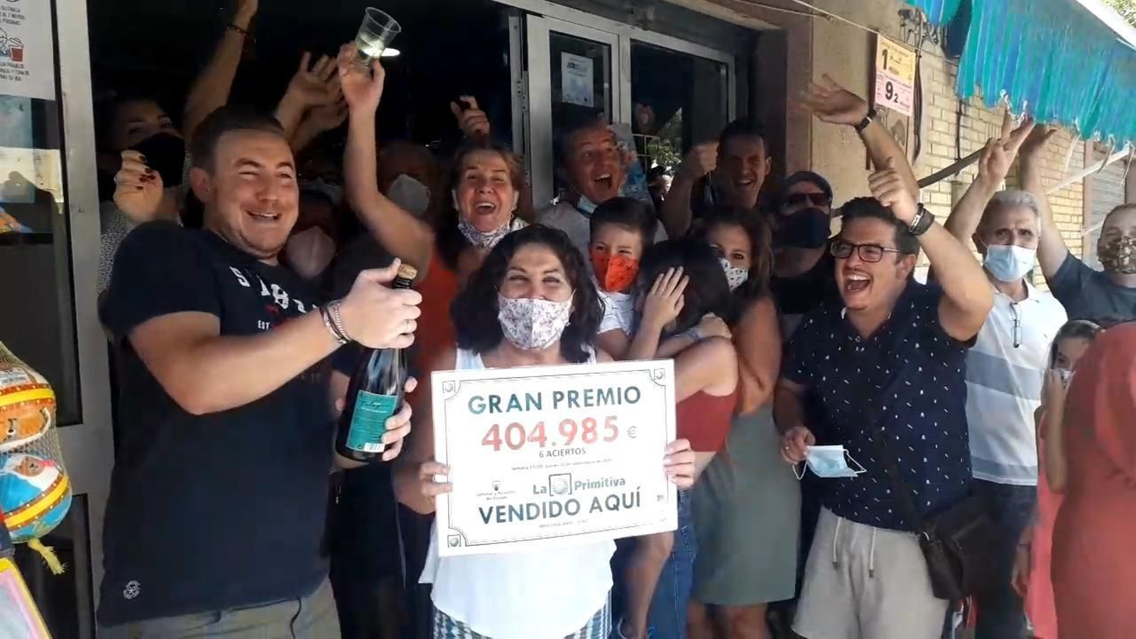 La Primitiva lleva la alegría a Federico Mayo/ MIGUEL ANGEL GONZÁLEZ La Primitiva lleva la alegría a Federico Mayo/ MIGUEL ANGEL GONZÁLEZ