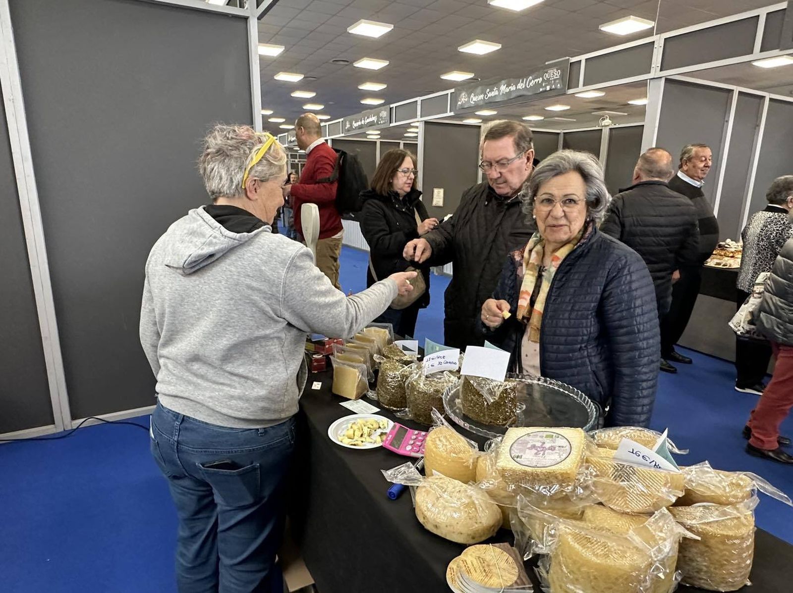 Un recorrido en imágenes por la Feria del Queso de Los Pedroches en Hinojosa del Duque