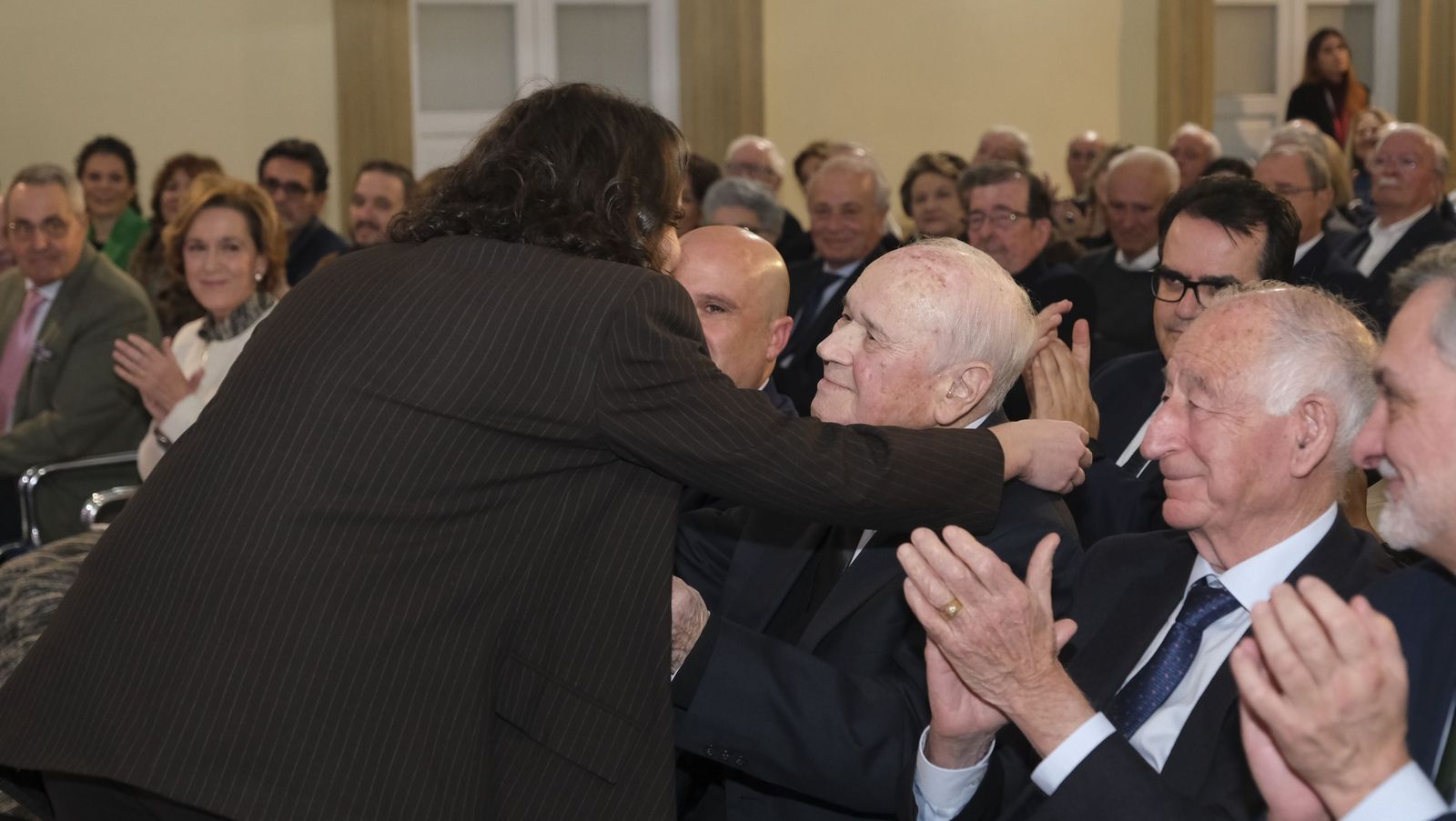 Las fotografías de la entrega del Escudo de Oro de la Provincia al Doctor Francisco Ortega Viñolo