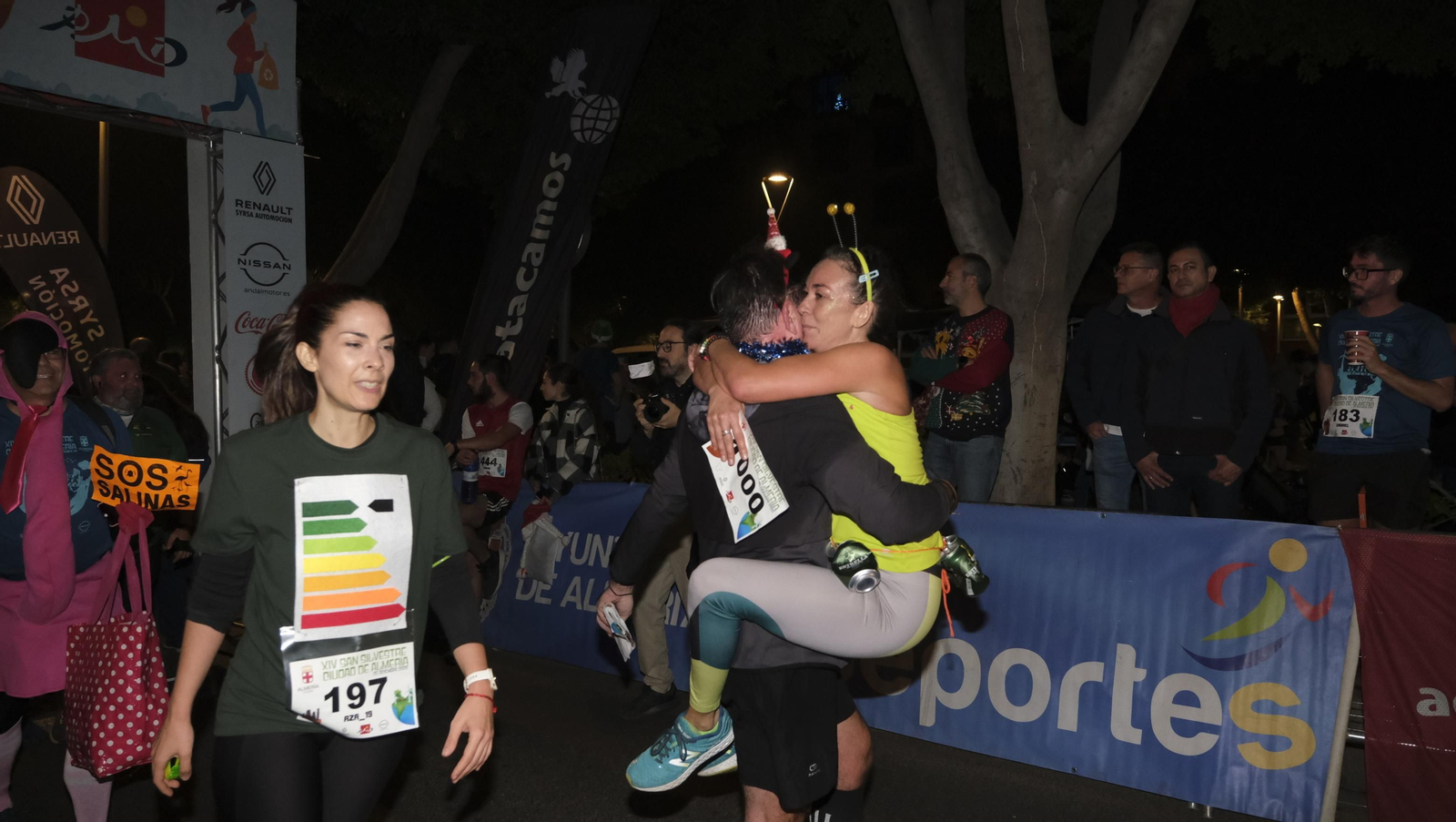 Imágenes de la XIV edición de la San Silvestre de Almería