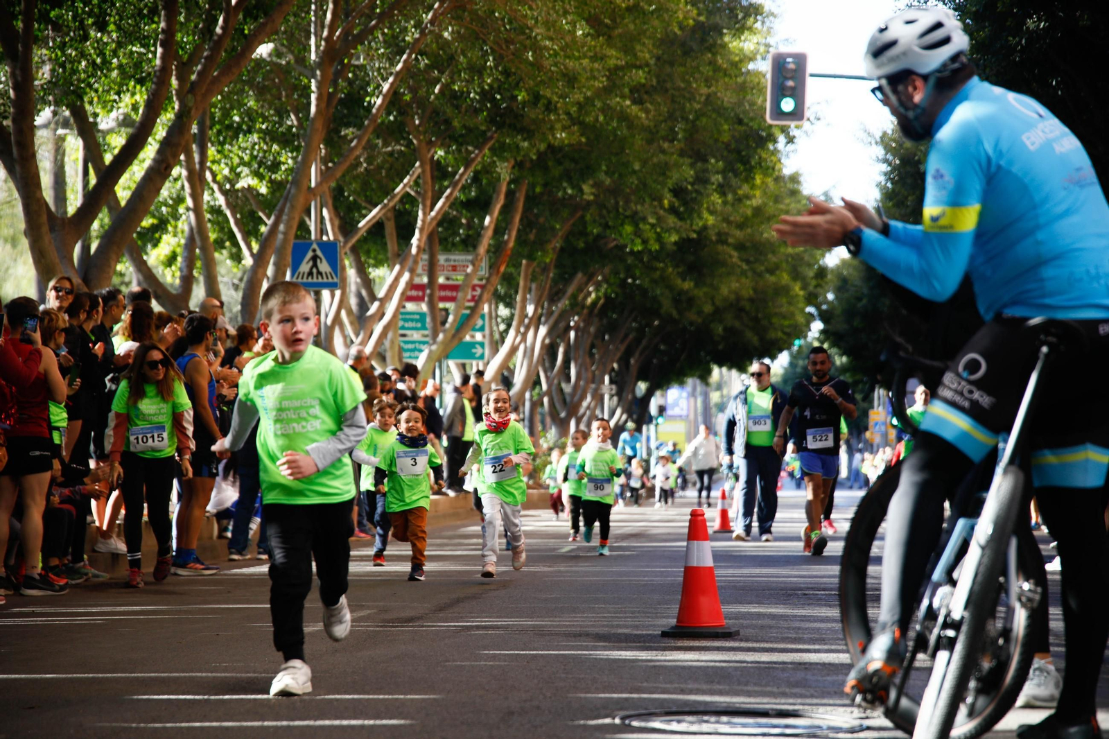 Imágenes de la Carrera contra el Cáncer de Almería