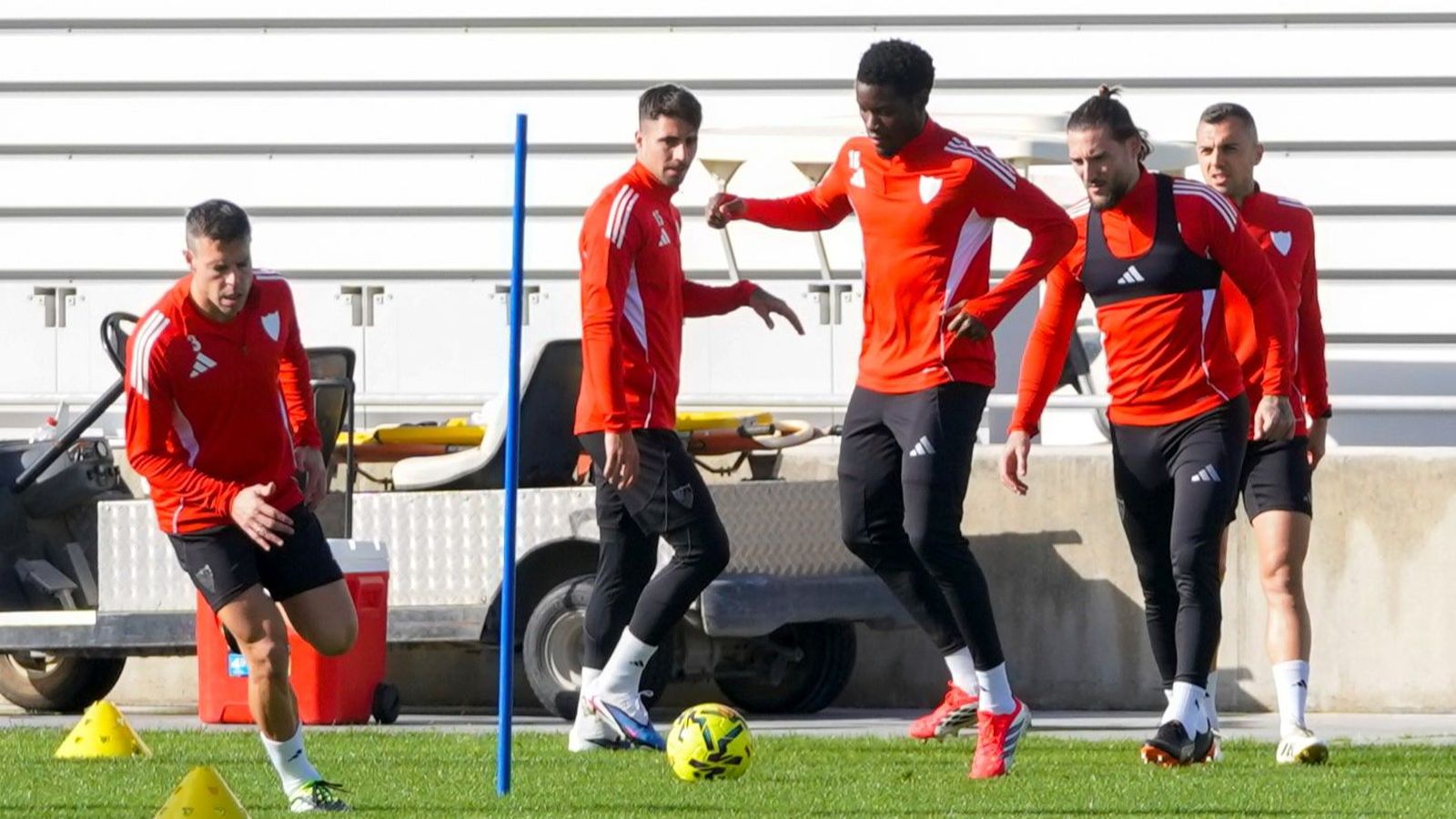Los jugadores del Sevilla, en la última sesión antes del encuentro ante el Girona.